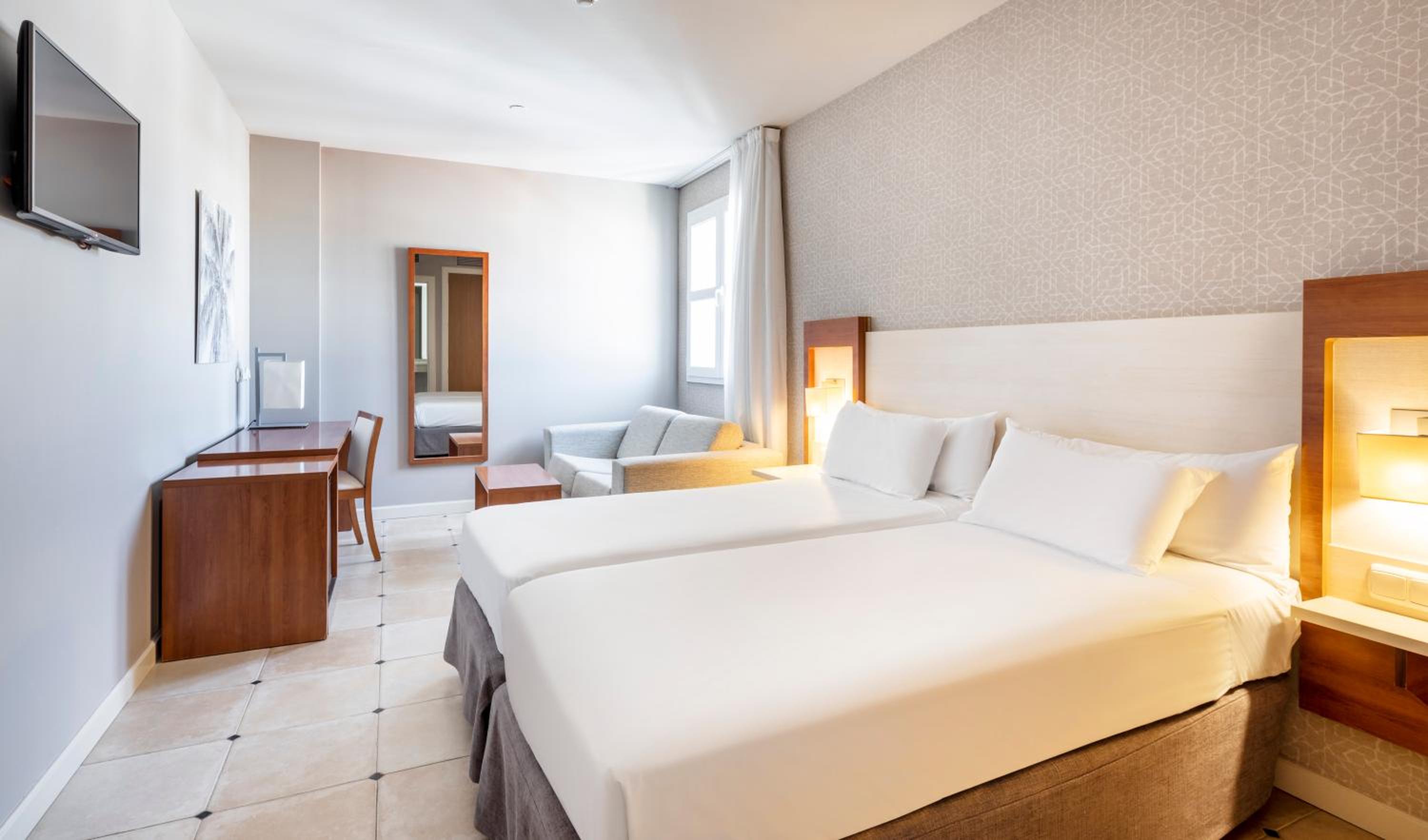 Double or Twin Room - Photo 7
