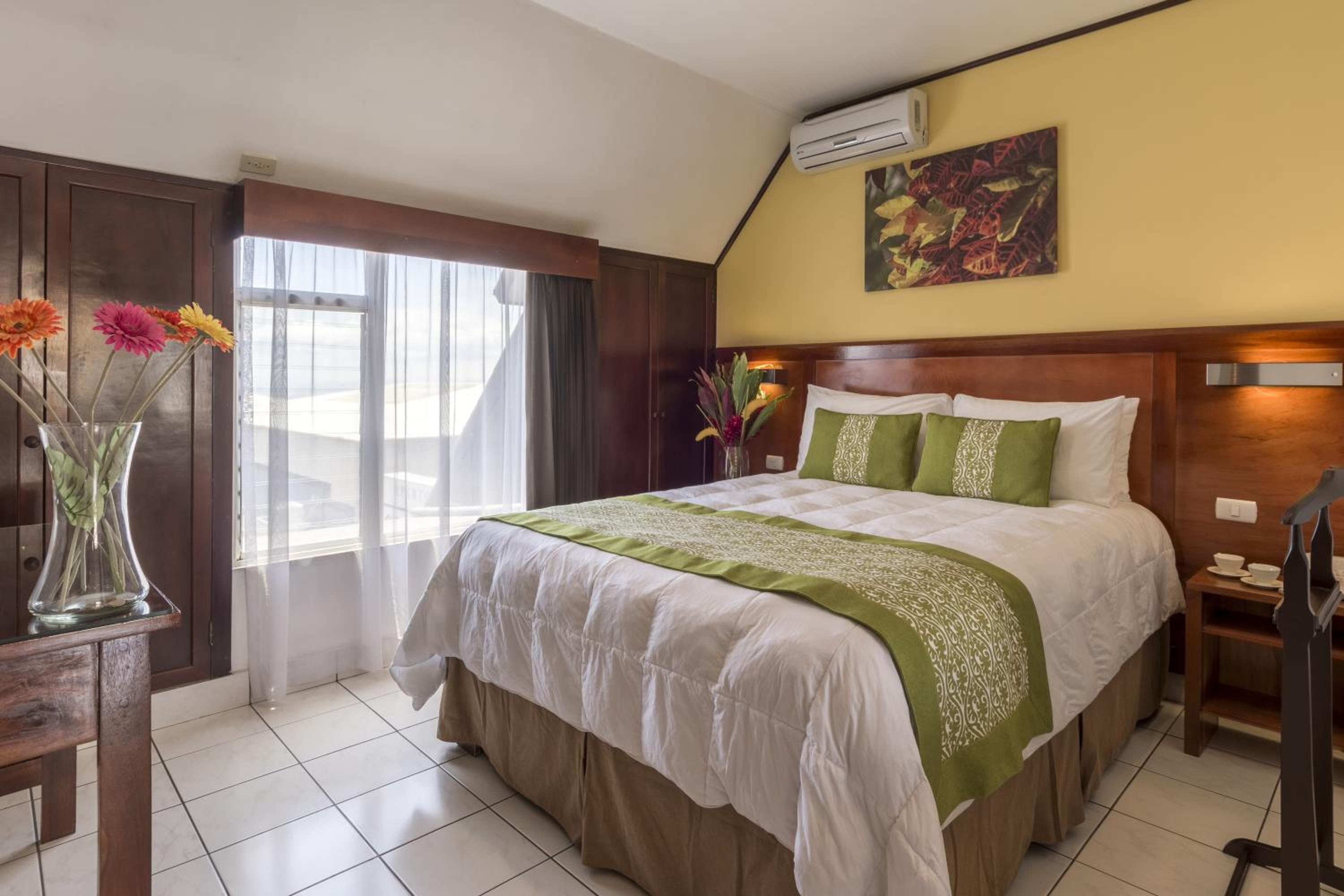Standard Double Suite