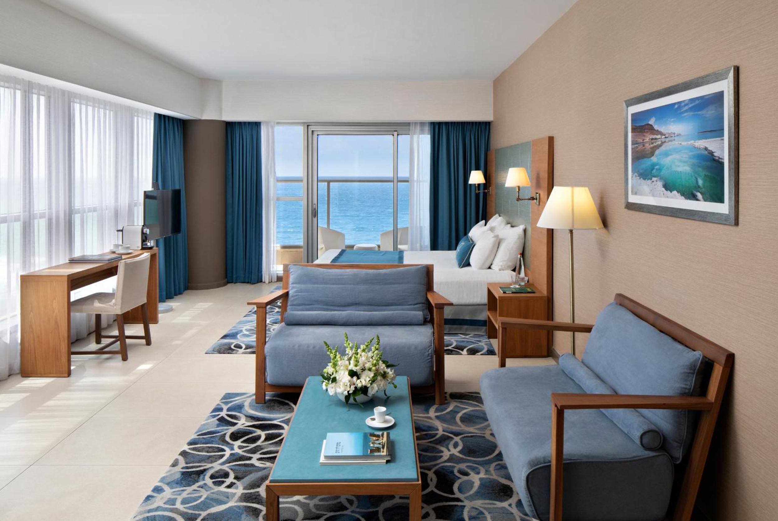 Panoramic Deluxe Double Room with Balcony and Sea View photo 1