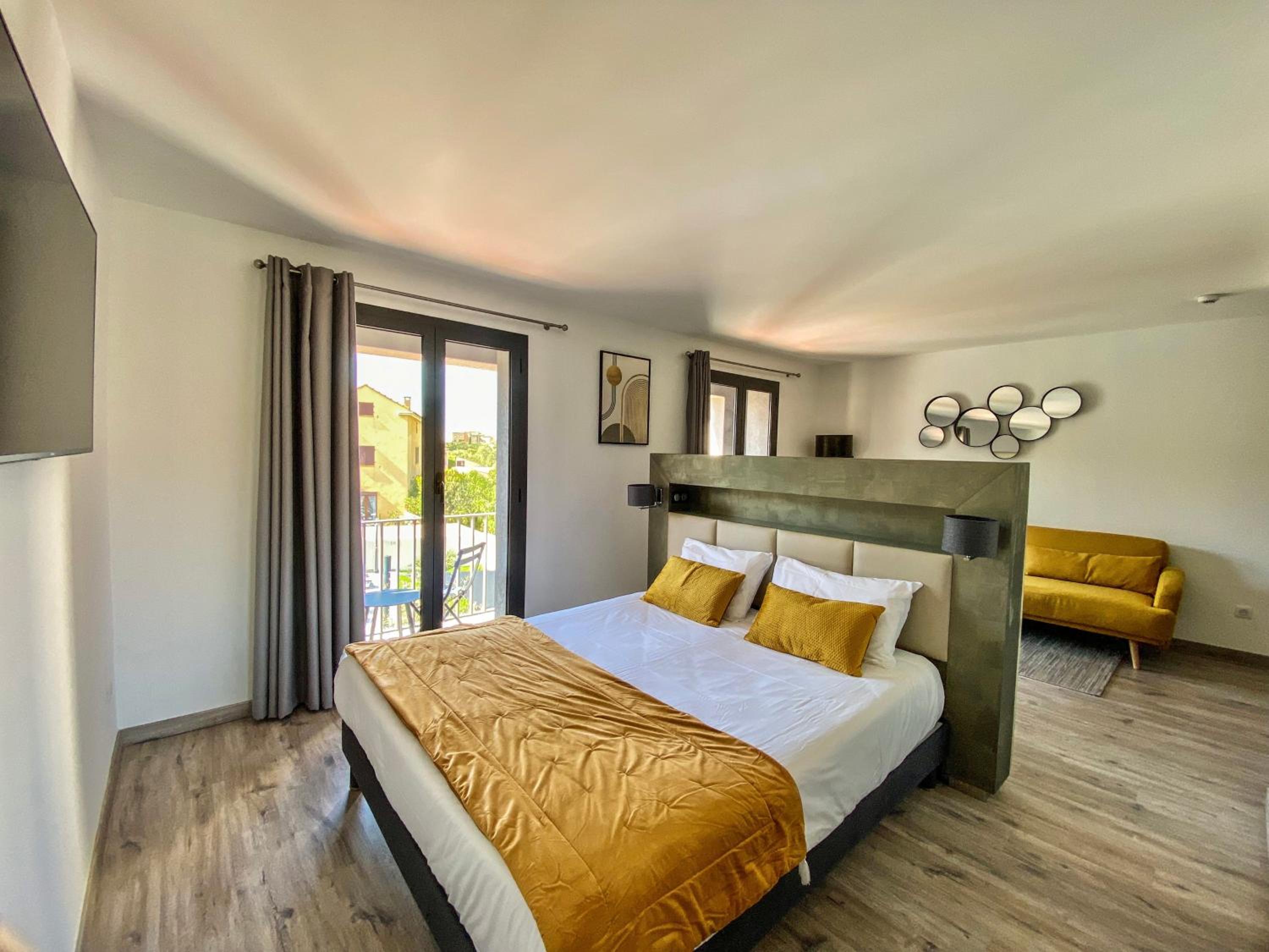Superior Suite - Photo 1