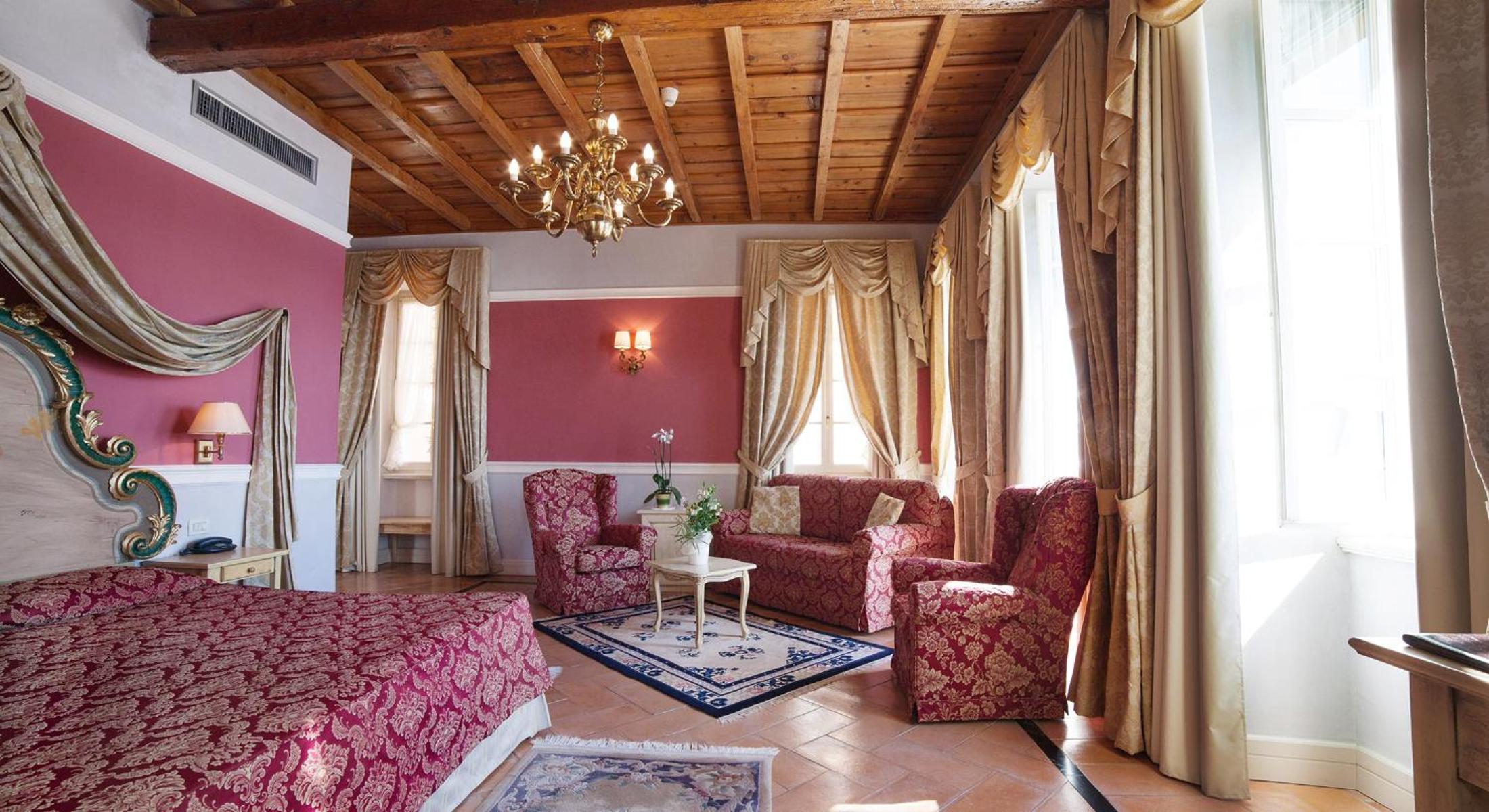 Suite with Lake View