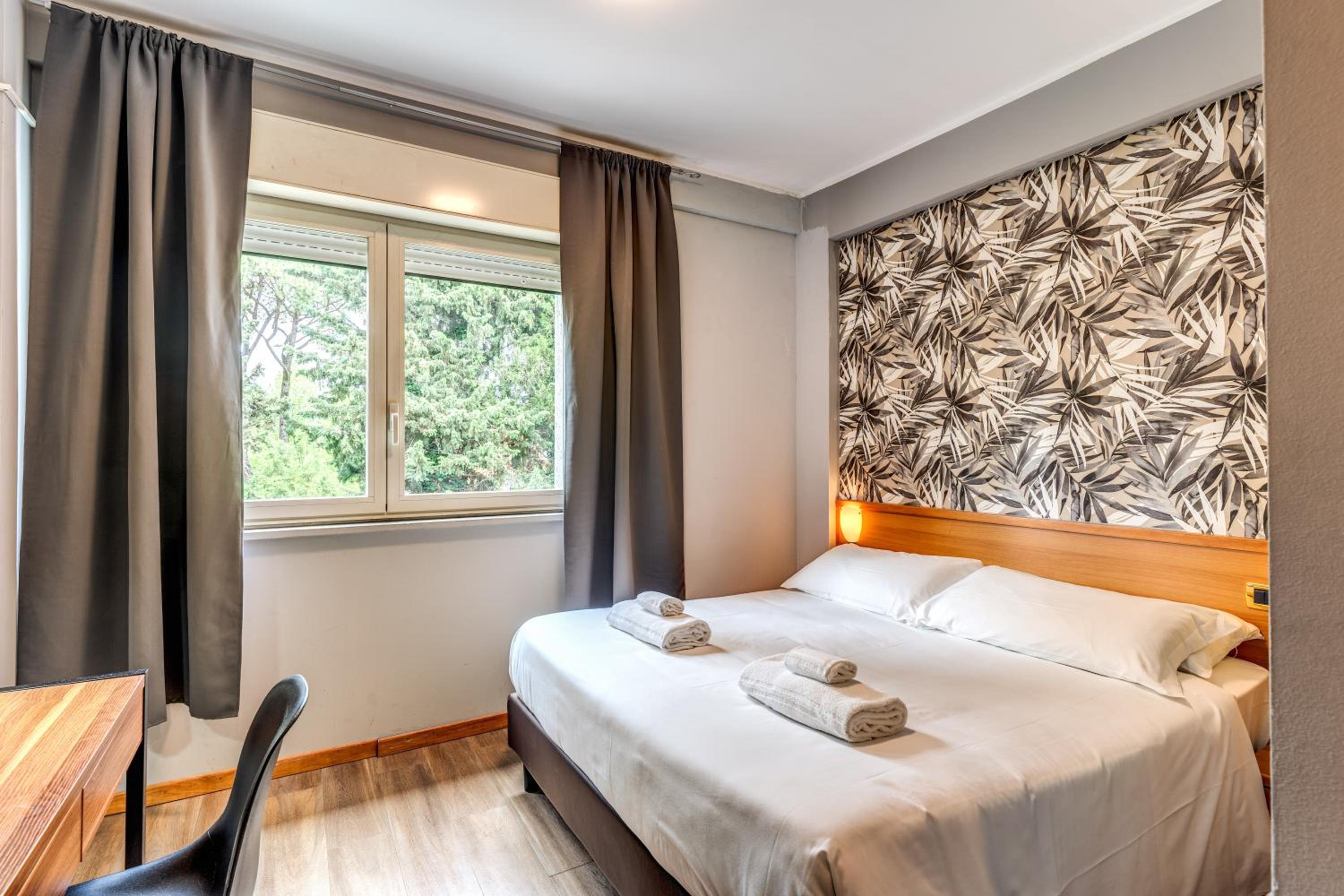 Standard Double or Twin Room photo 1