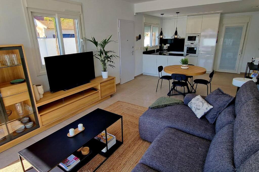 Four-Bedroom House photo 3