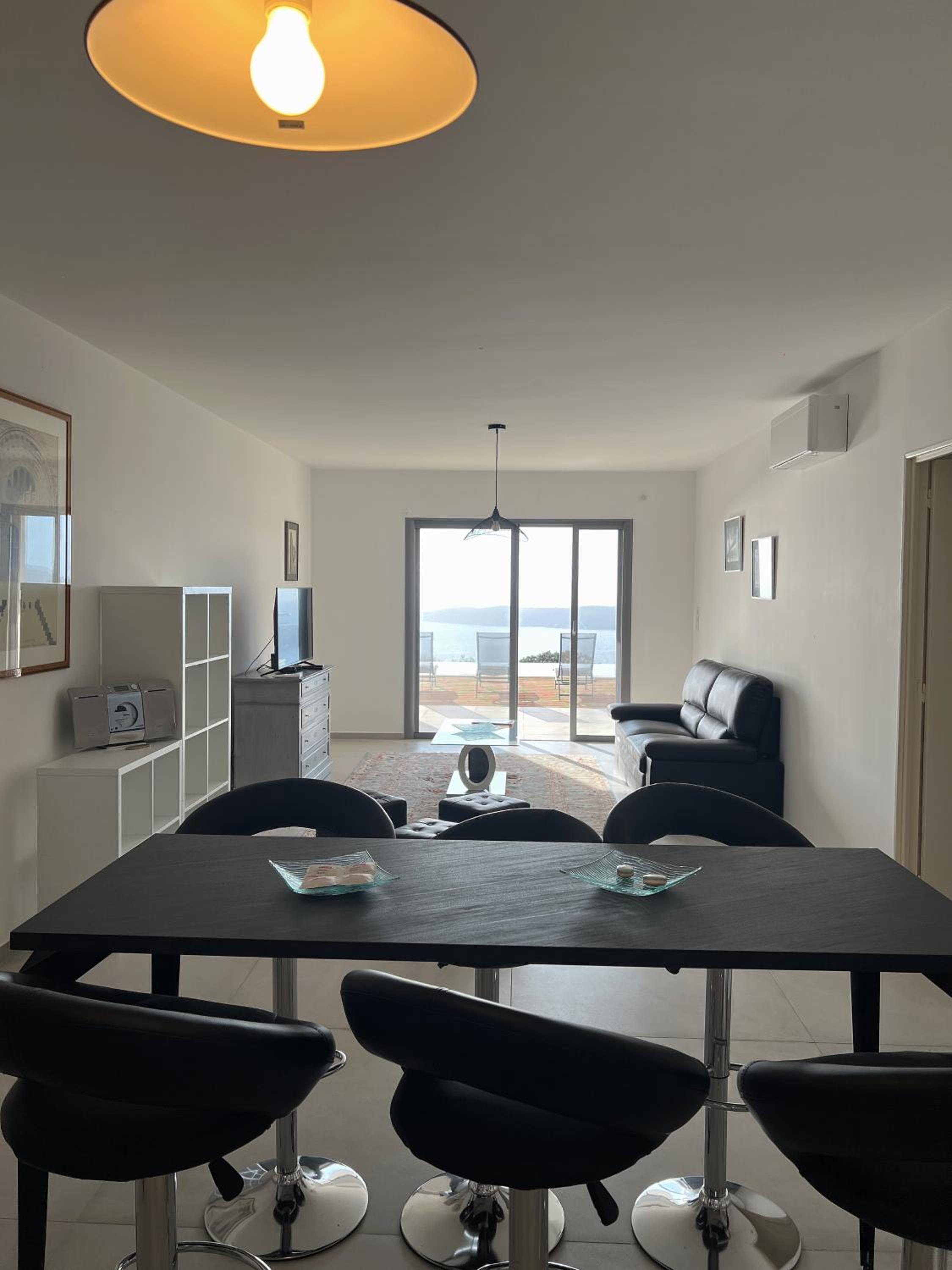 Three-Bedroom Apartment photo 2