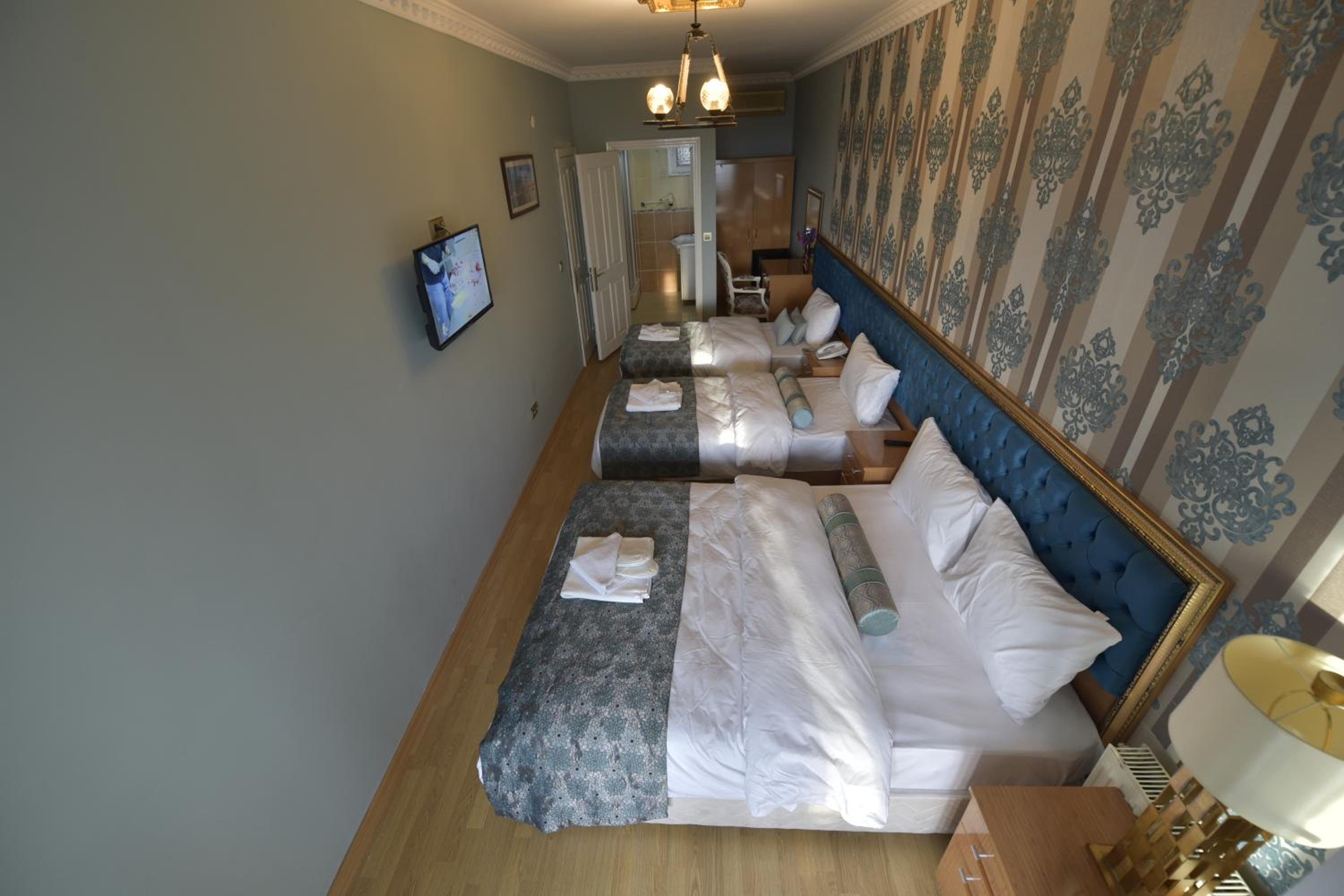 Quadruple Room With Balcony photo 3