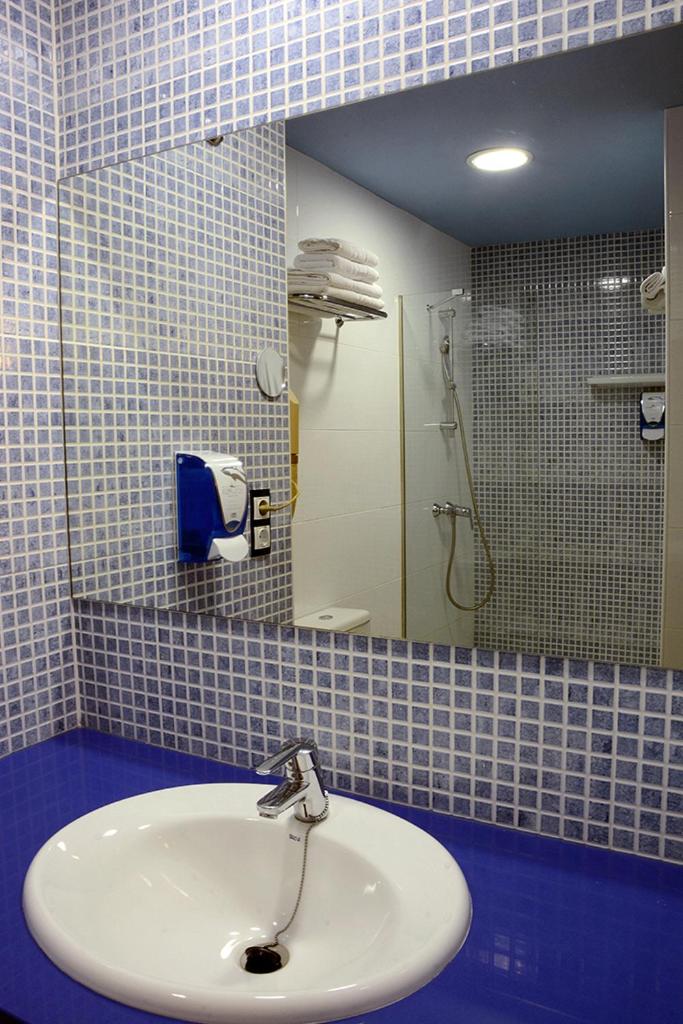 Double or Twin Room photo 3