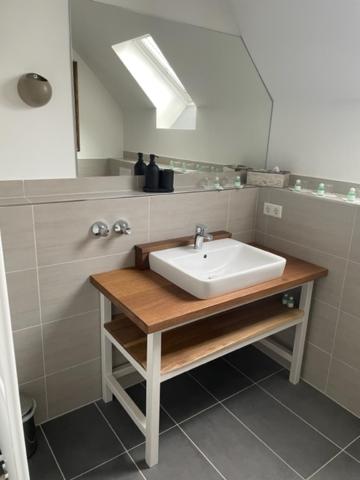 Three-Bedroom Apartment - Photo 3