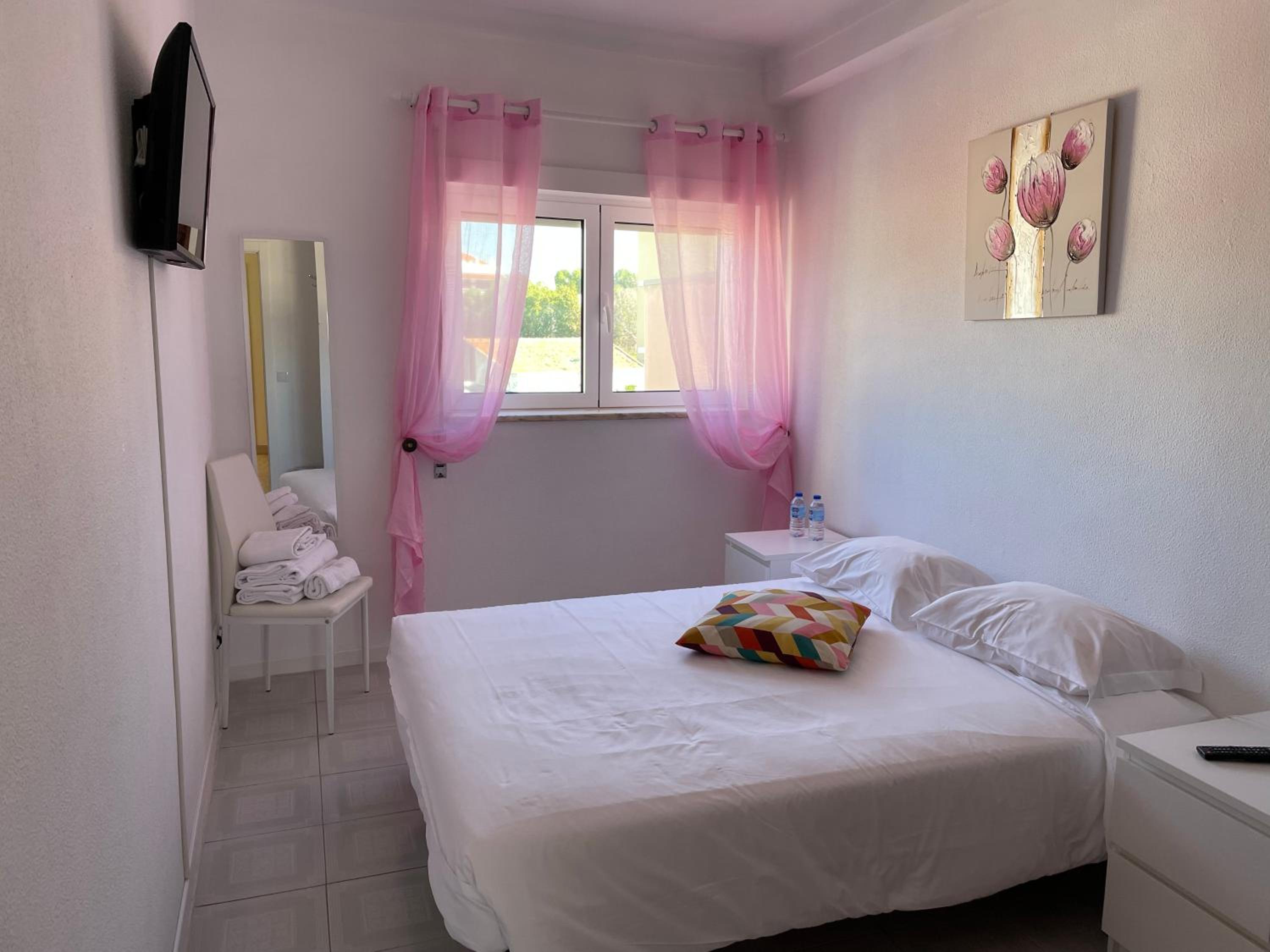 Double Room with Shared Bathroom photo 1