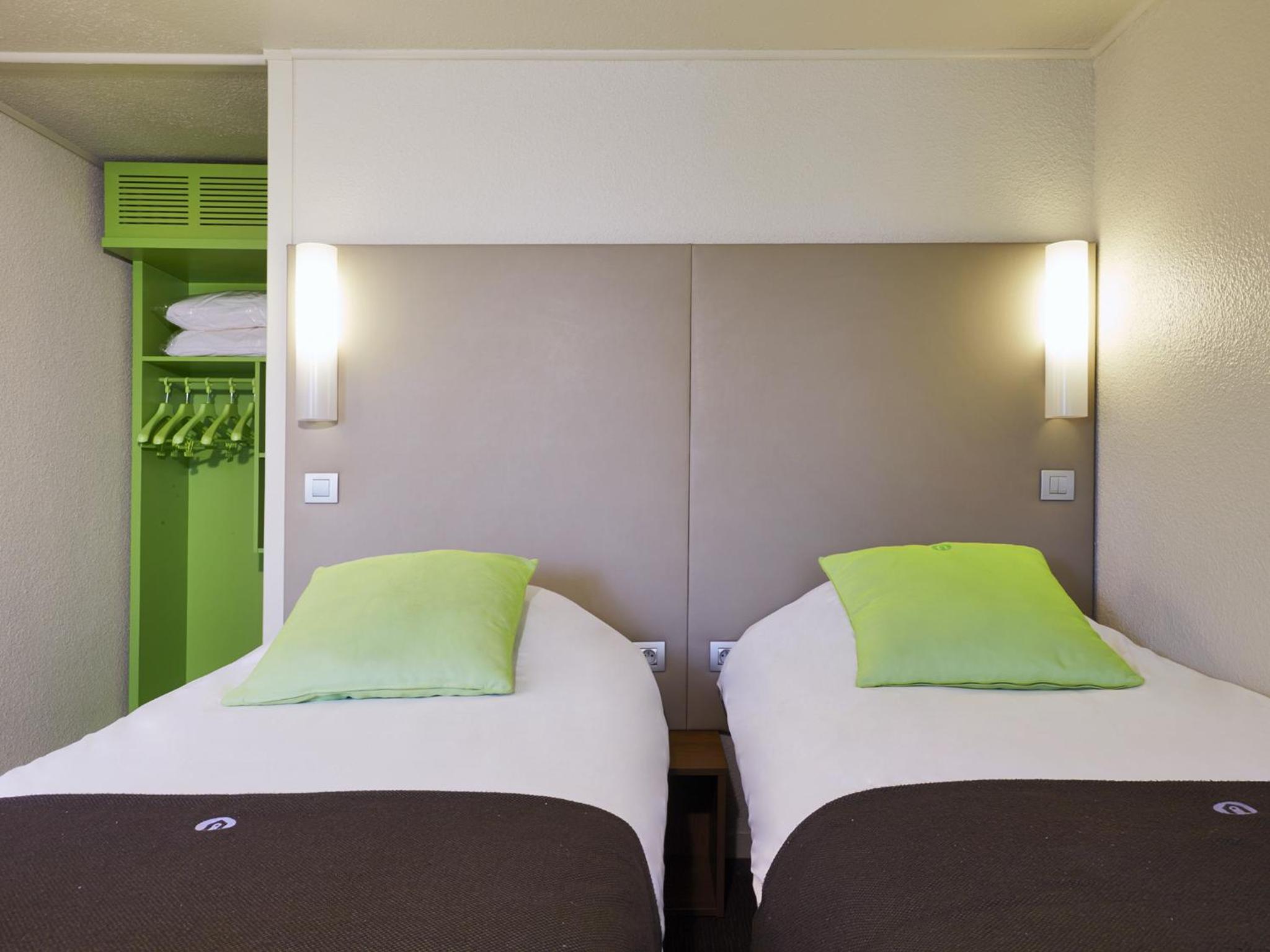 Standard Twin Room - Photo 5