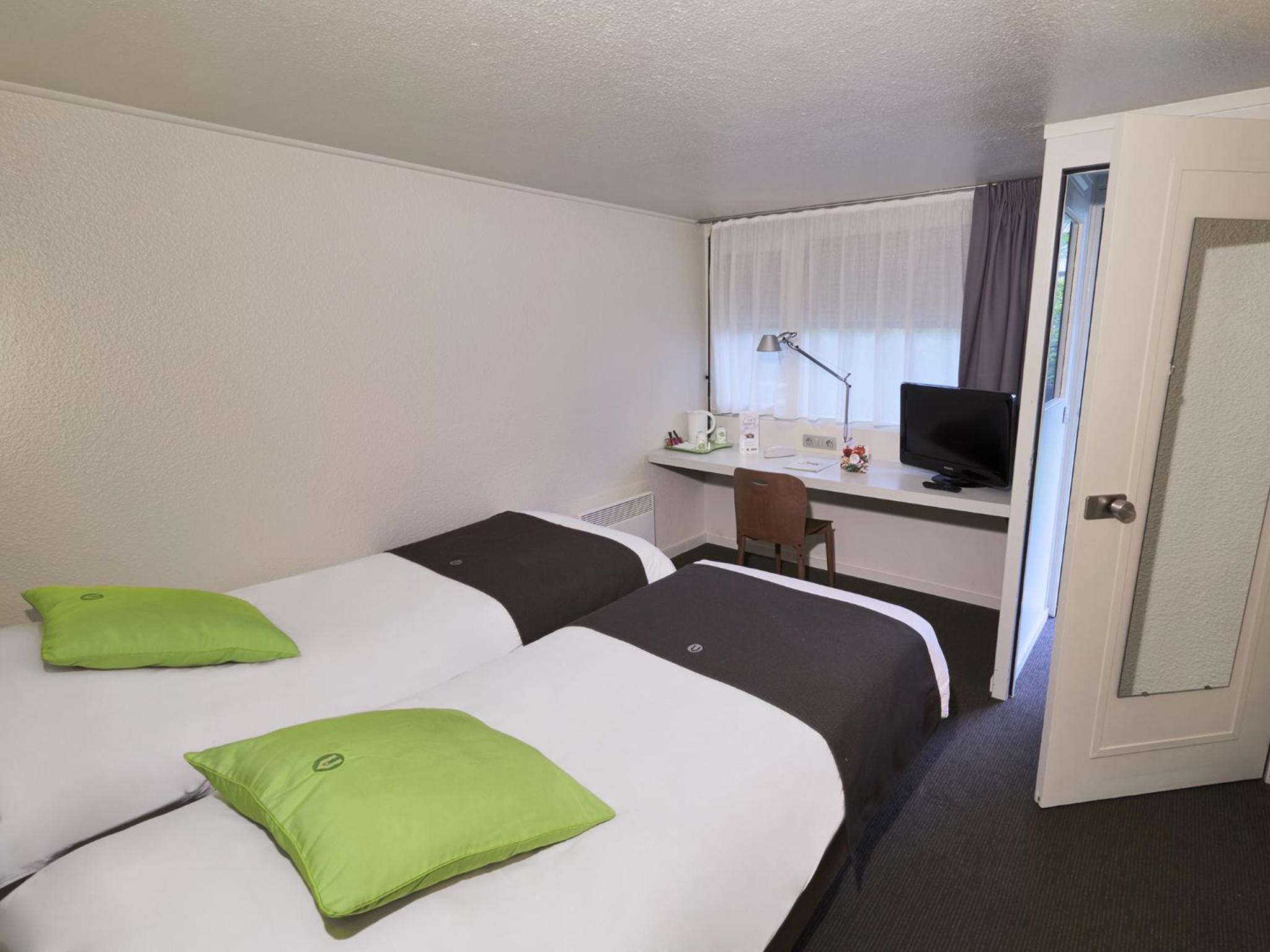 Standard Twin Room - Photo 1