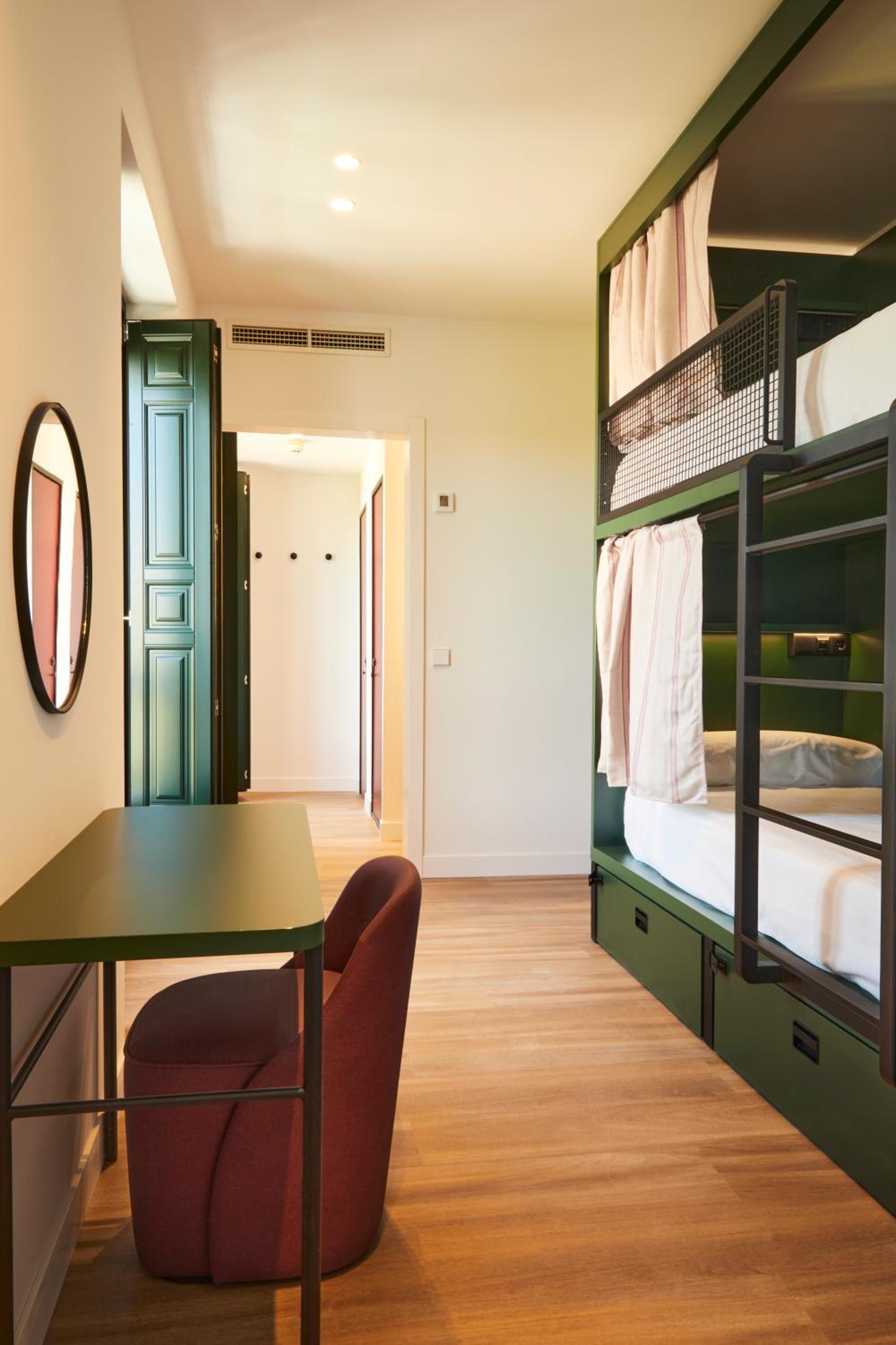 Bed in 4-Bed Female Dormitory Room photo 3
