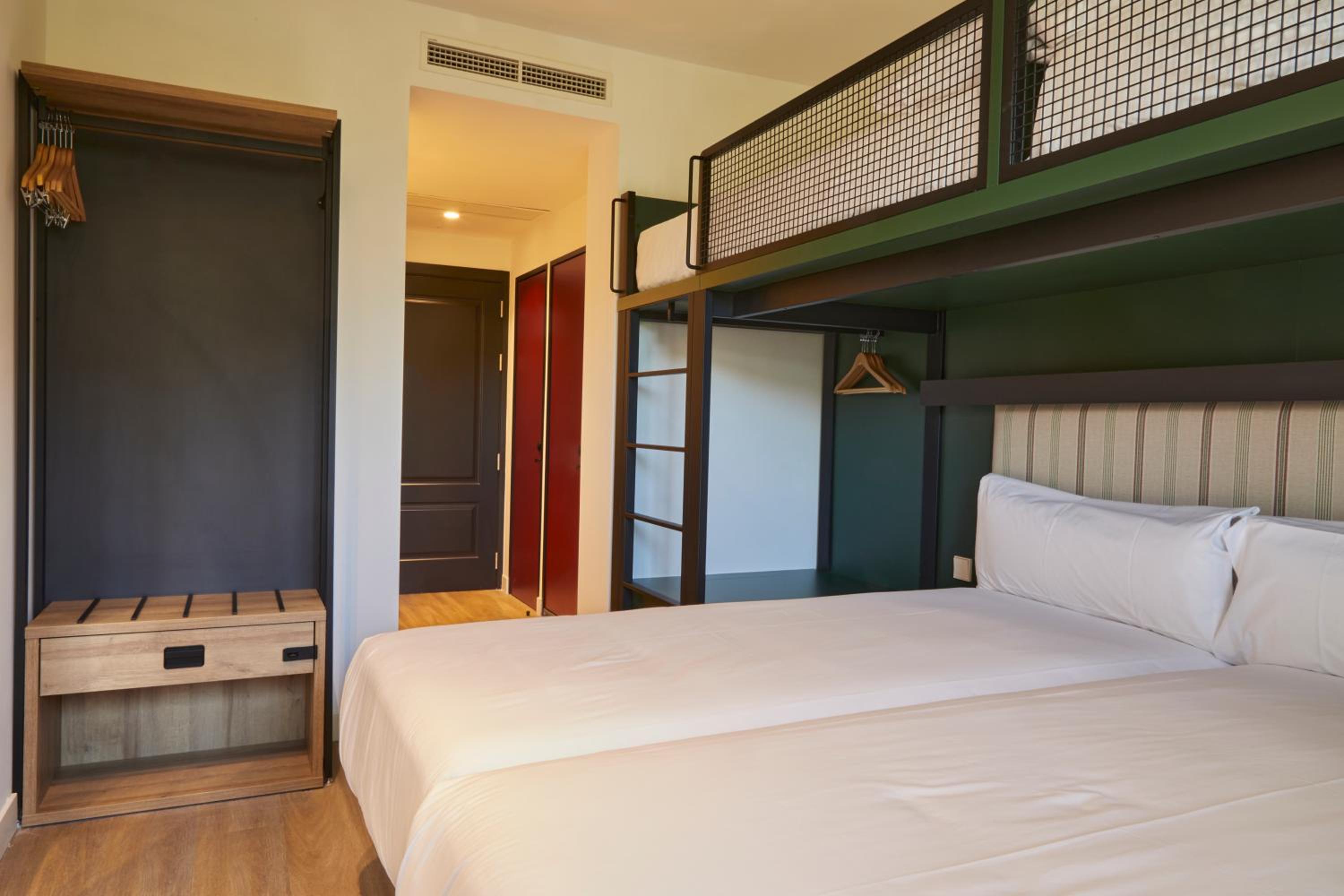 Premium Quadruple Room photo 3