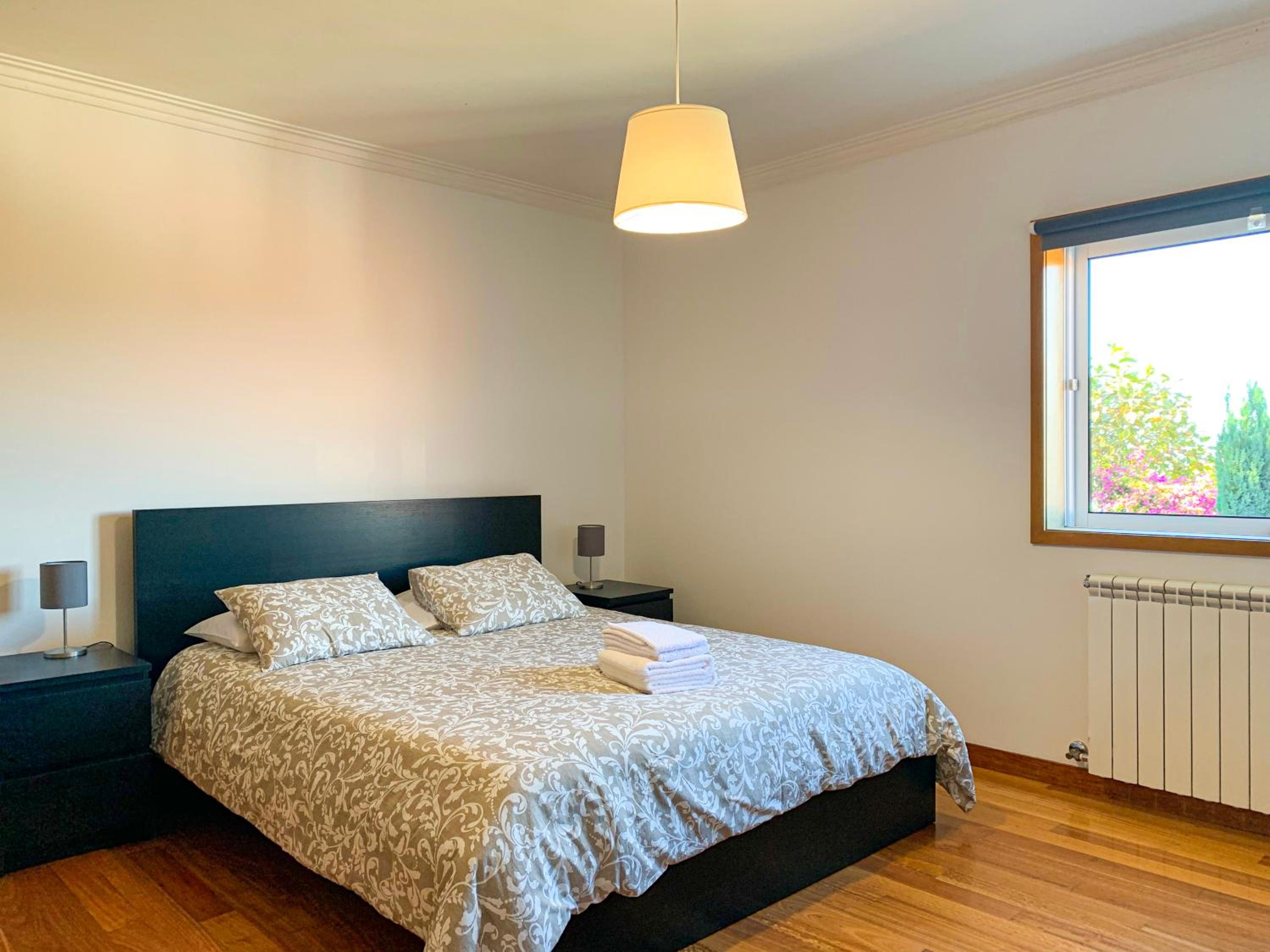Three-Bedroom House photo 3