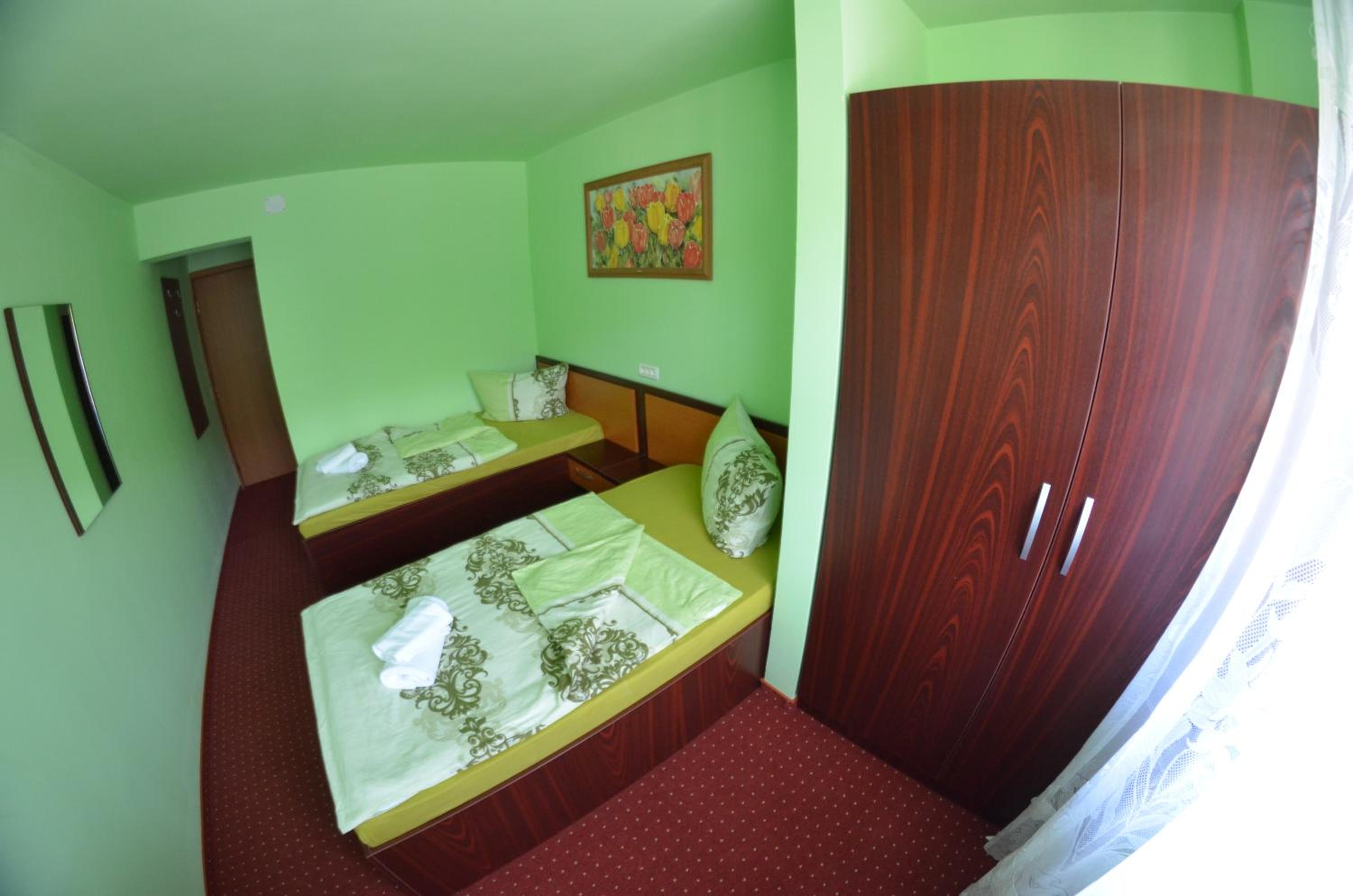 Twin Room with Balcony - Photo 5