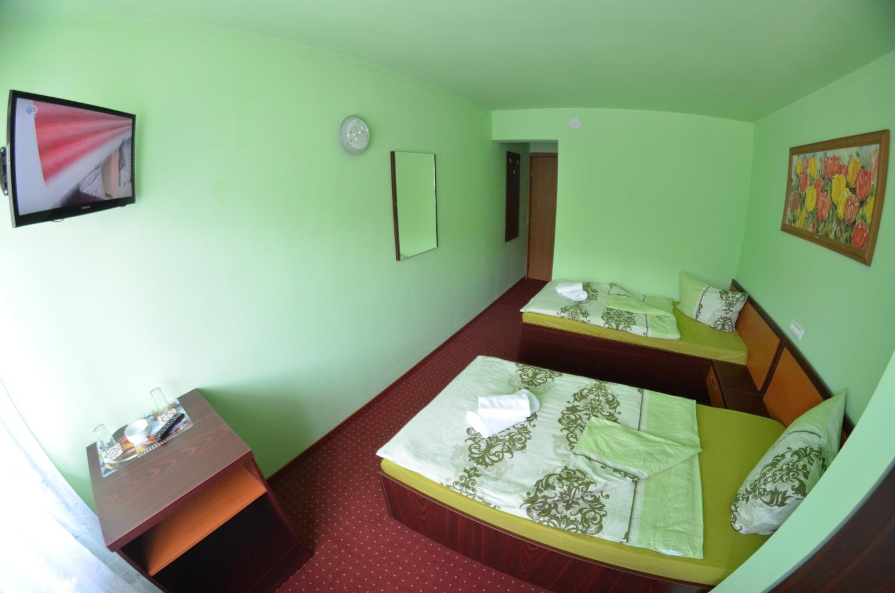 Twin Room with Balcony - Photo 6