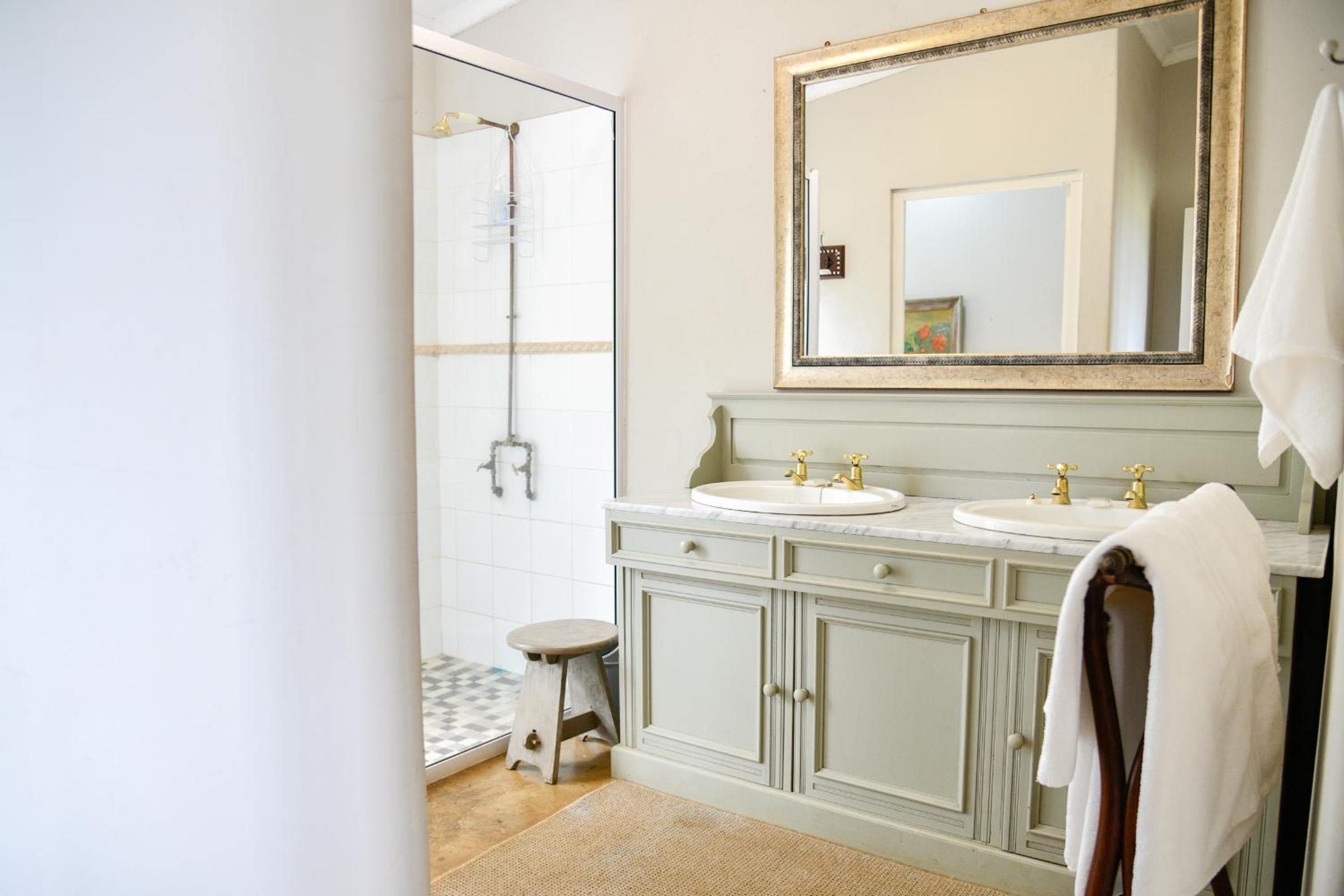 Family Studio with Kitchenette - Photo 6