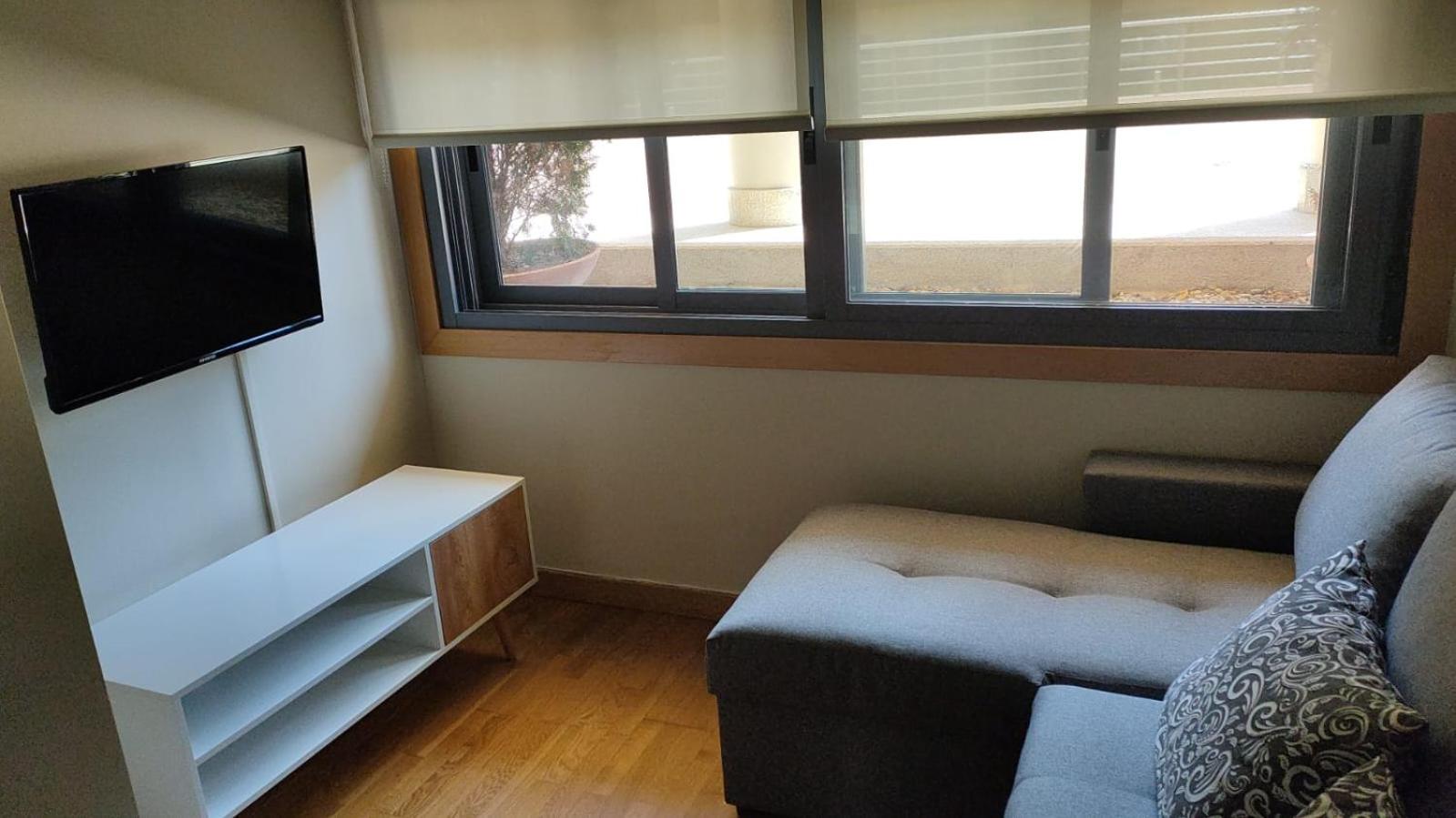 Apartment with Pool View  - Photo 9