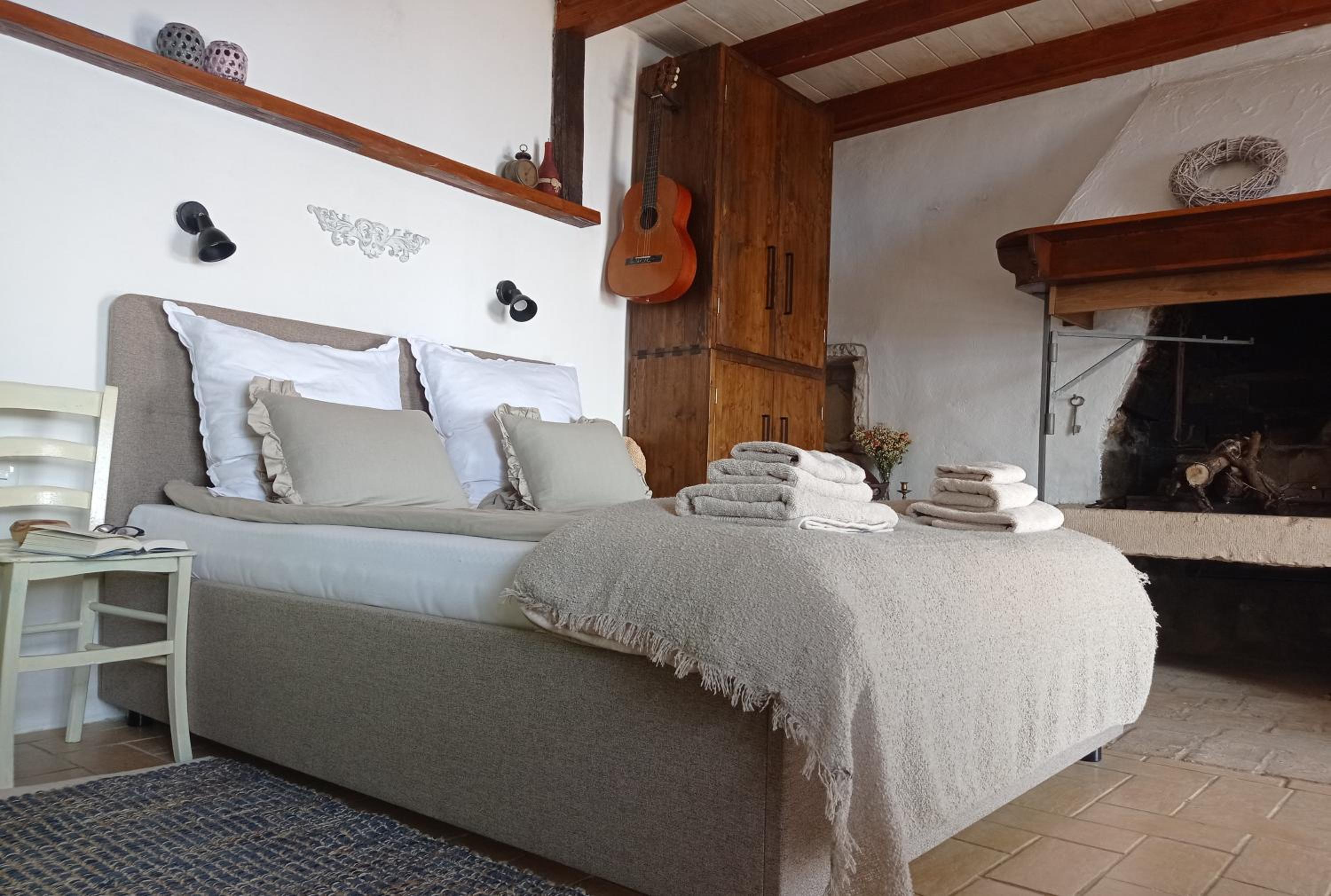 One-Bedroom House photo 1