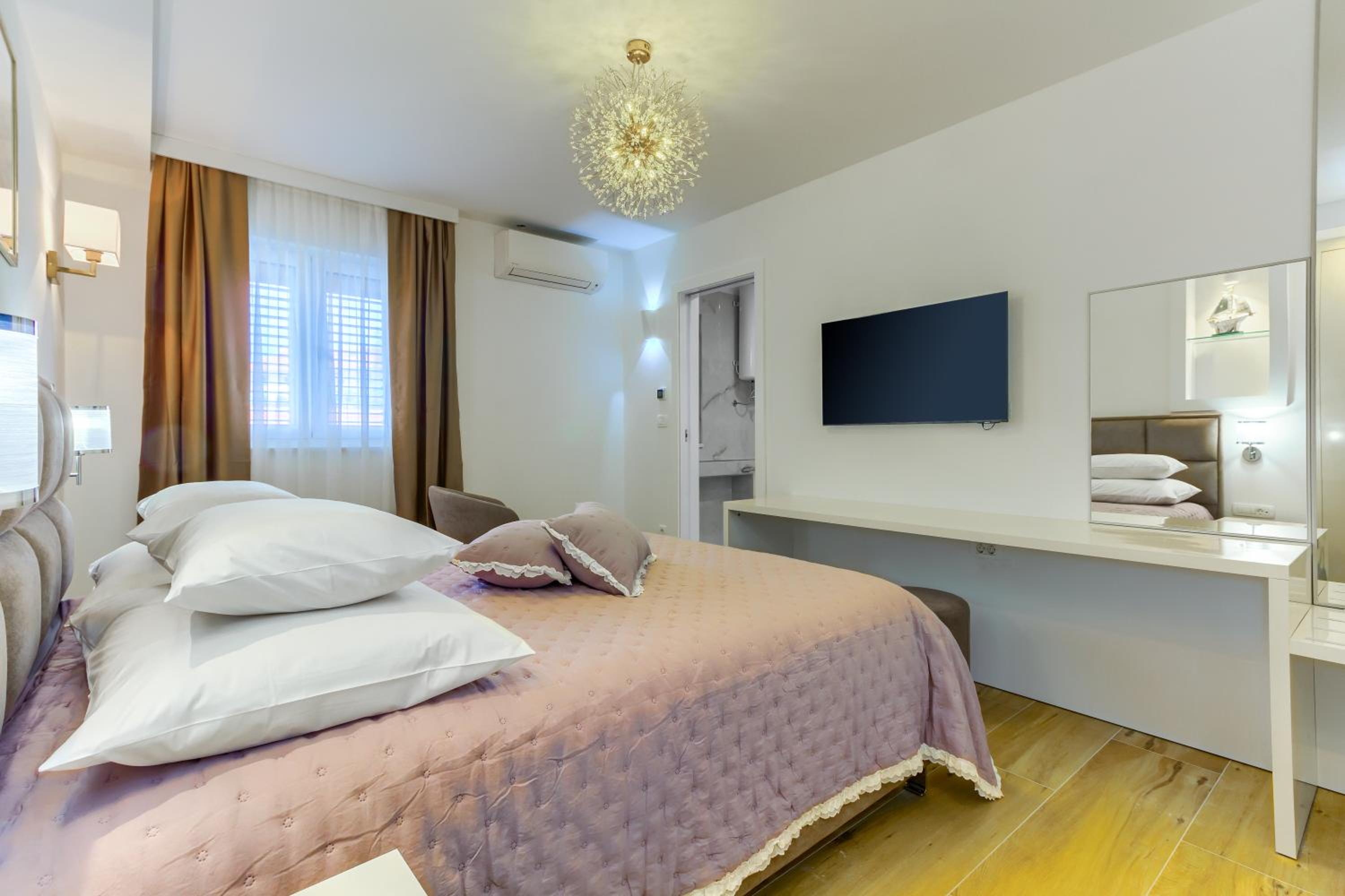 Double or Twin Room photo 3
