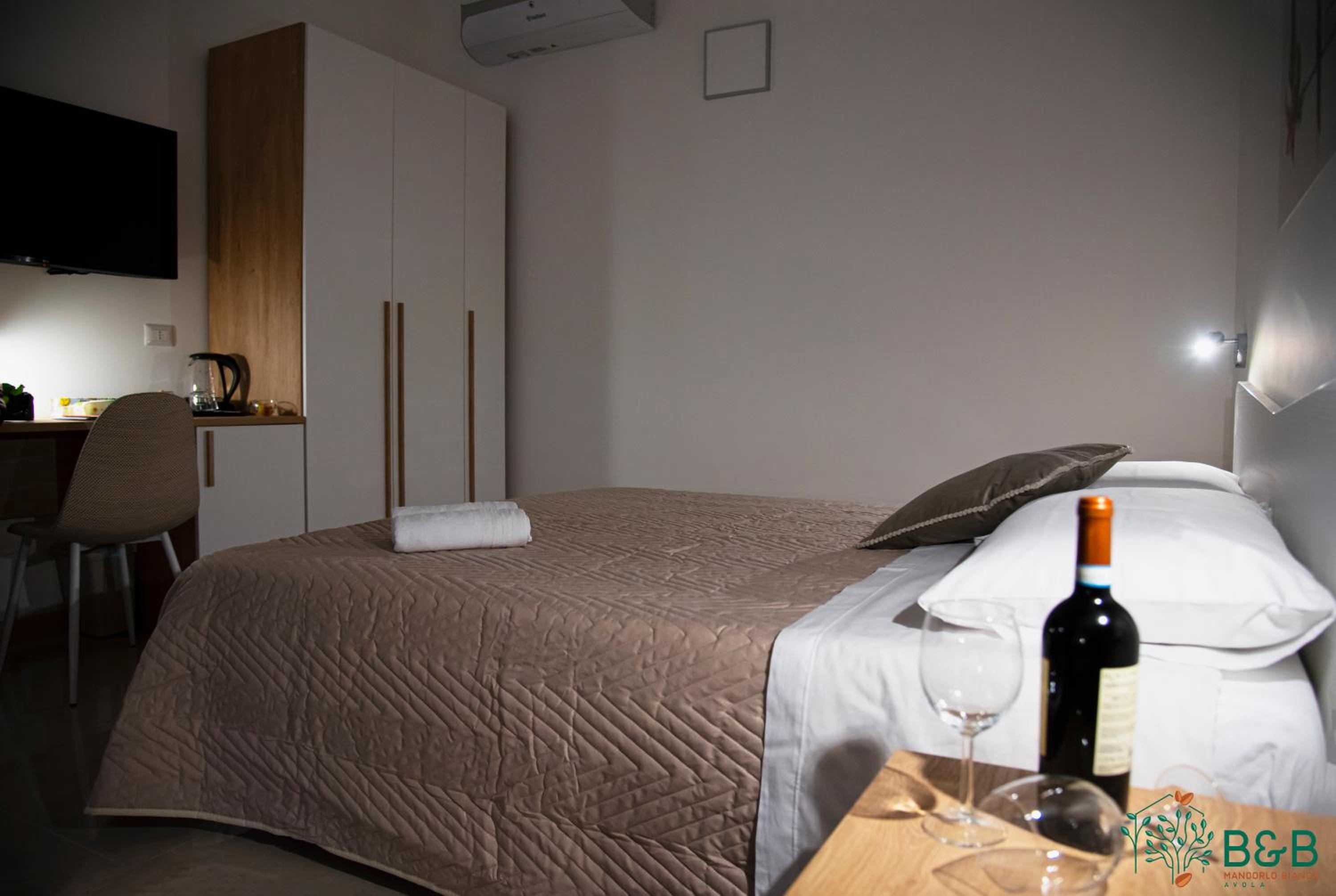 Quadruple Room with Balcony photo 3