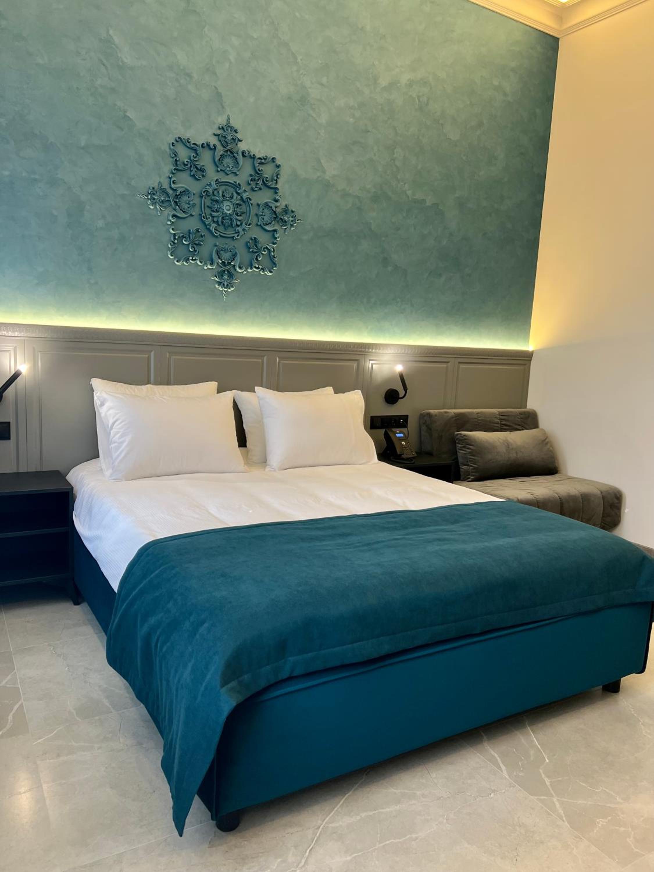 Deluxe Double Room with Extra Bed photo 1