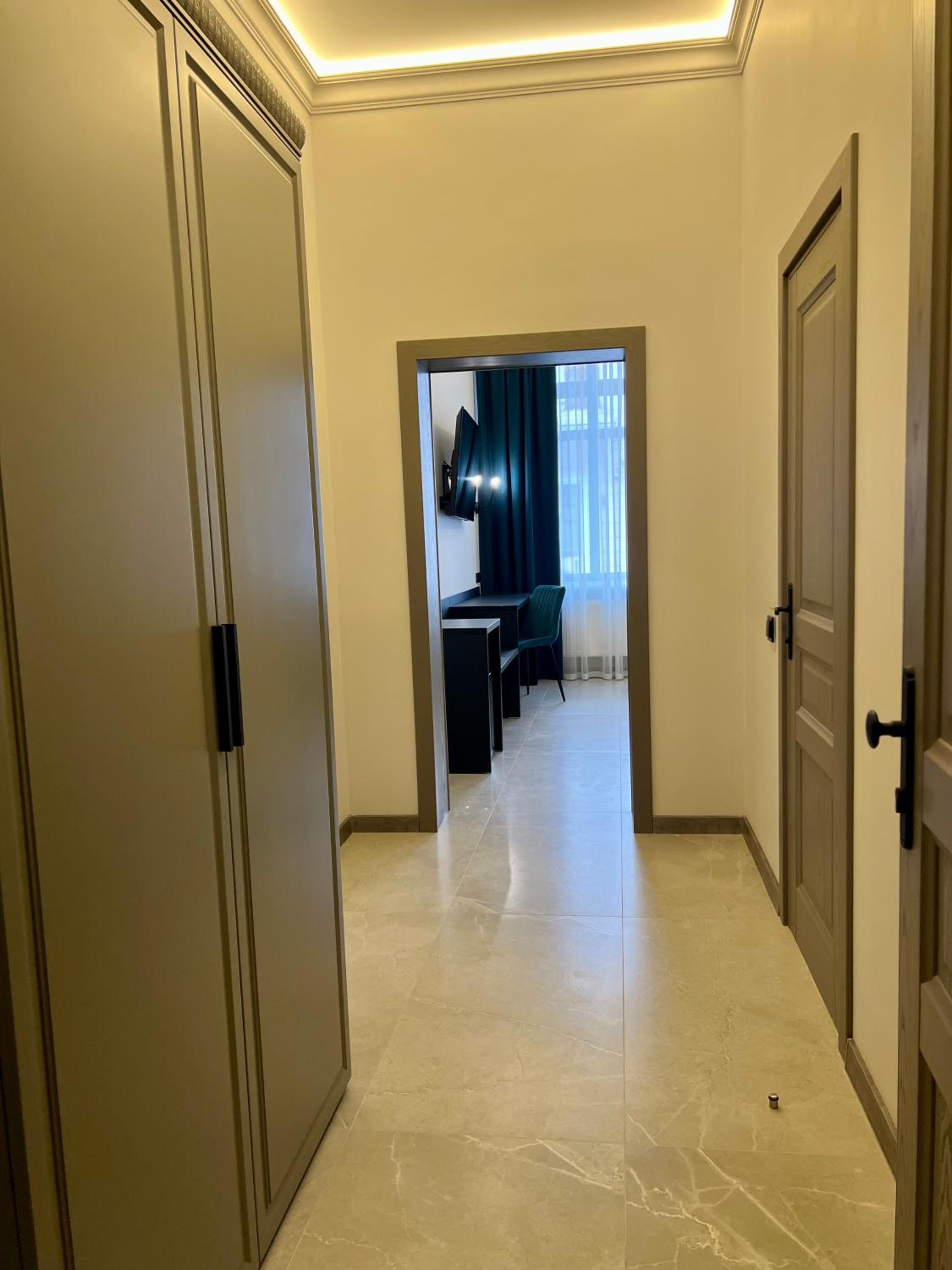Deluxe Double Room with Extra Bed photo 3