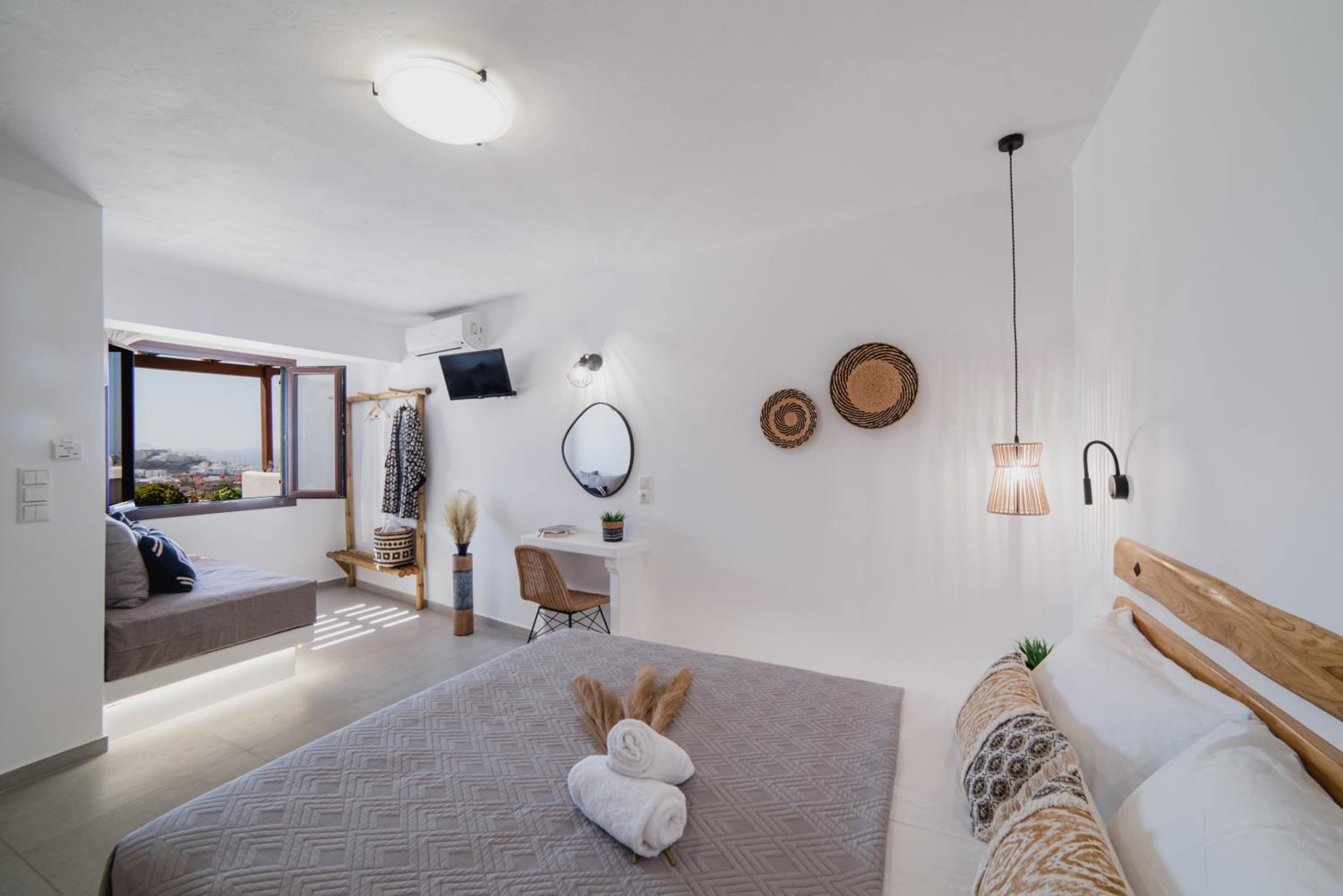 Deluxe Suite with Sea View photo 1