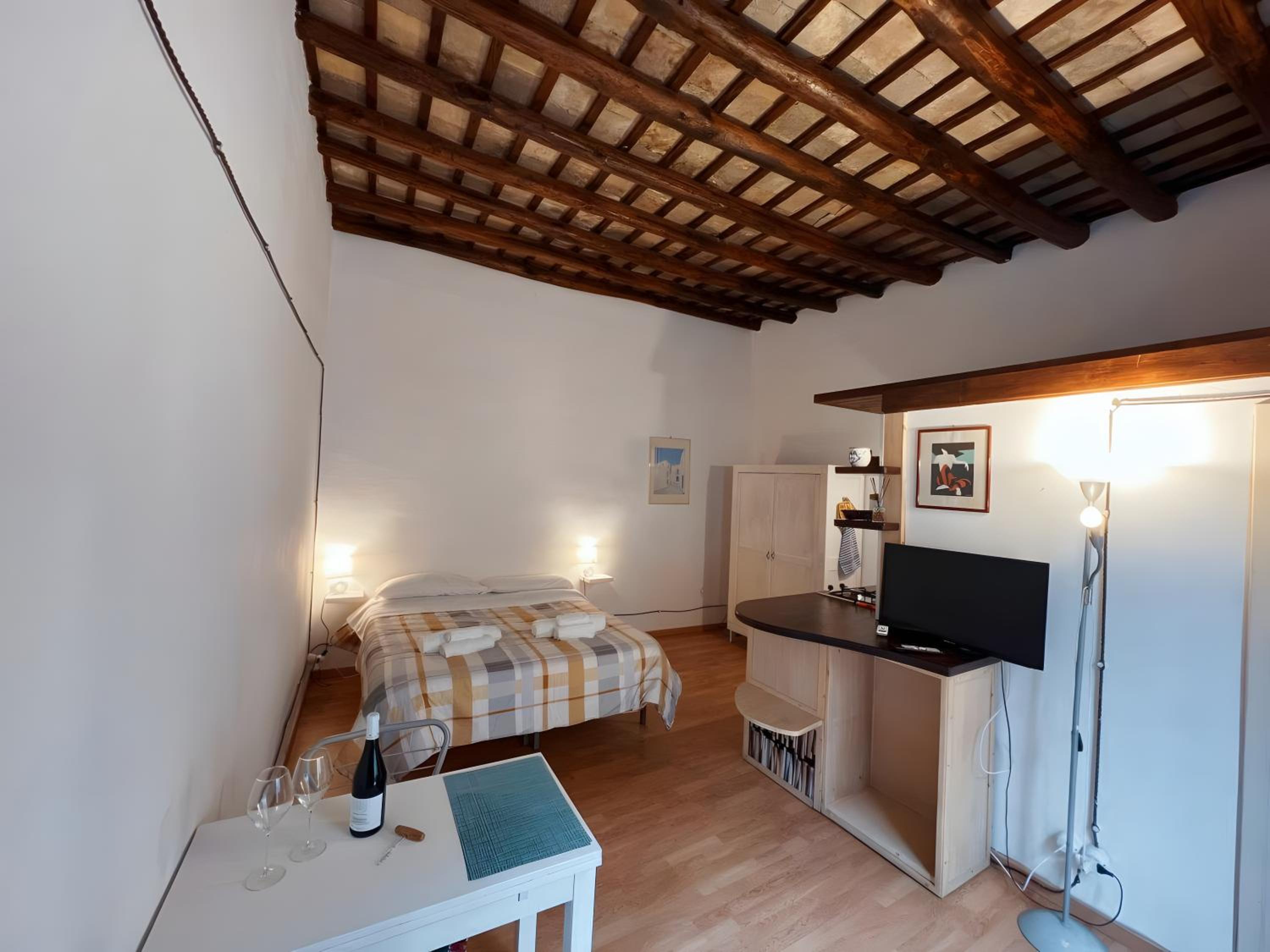 Studio Apartment photo 3