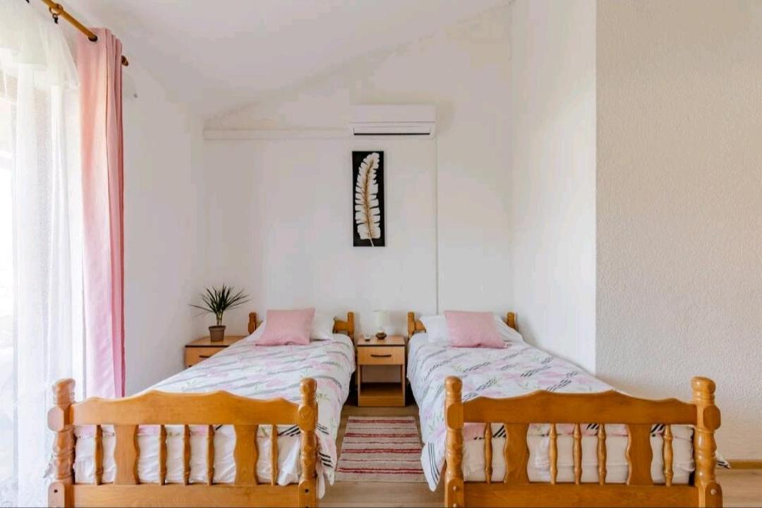 Studio Apartment - Photo 6