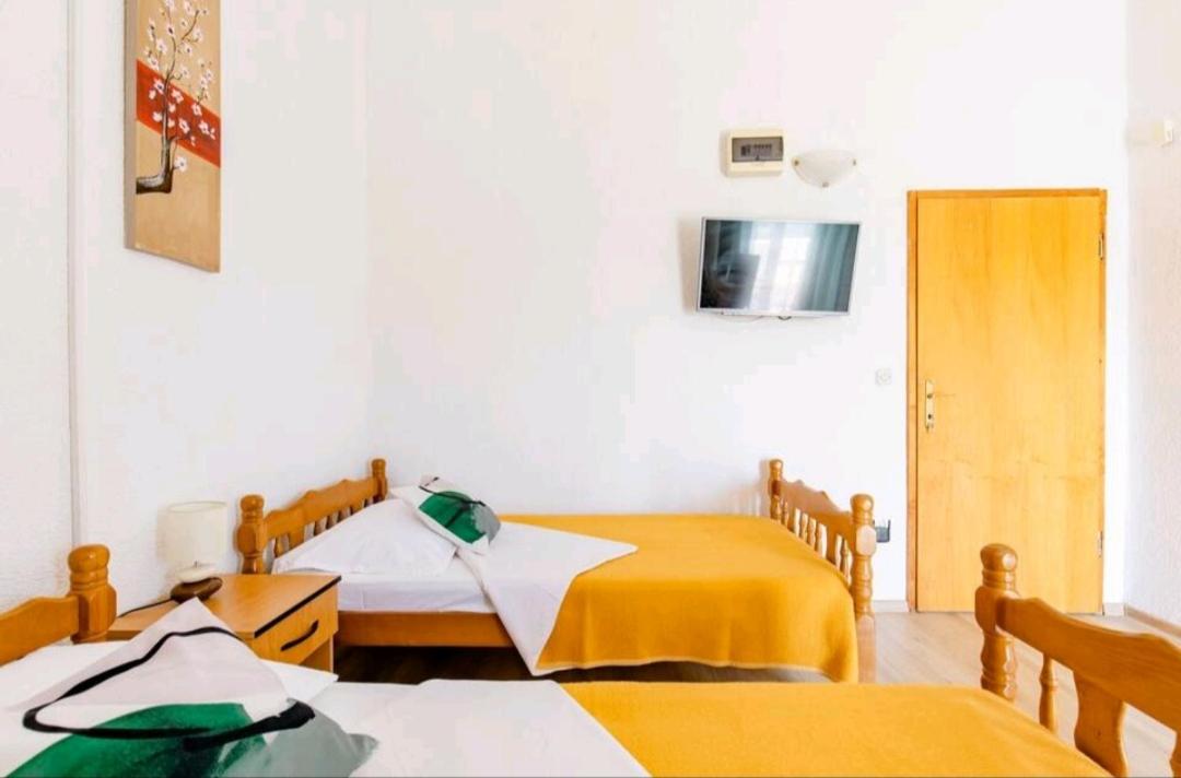 Studio Apartment - Photo 13