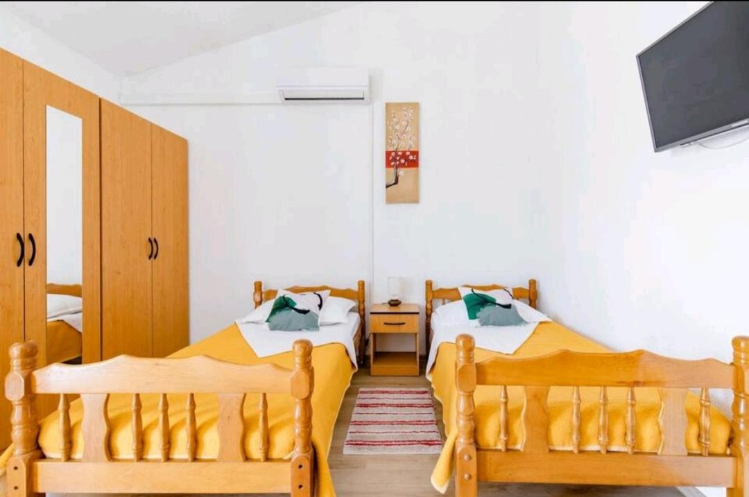 Studio Apartment - Photo 14