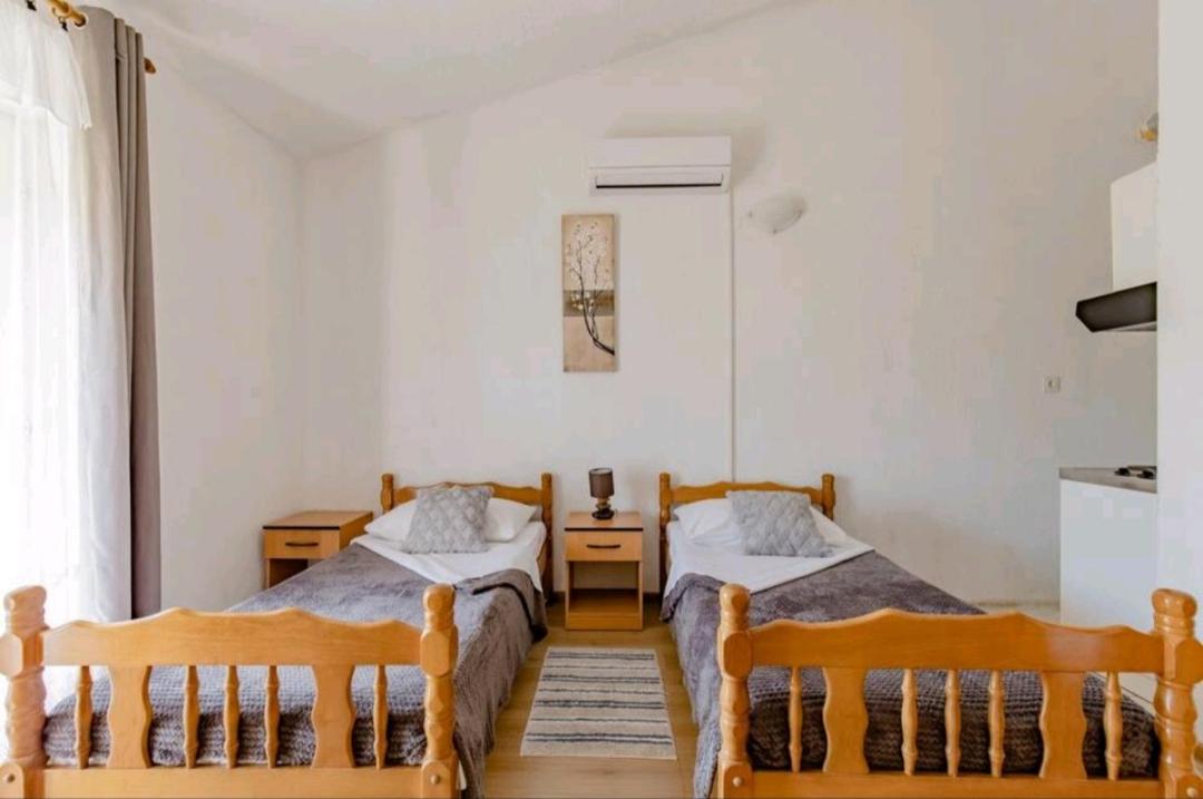 Studio Apartment - Photo 19