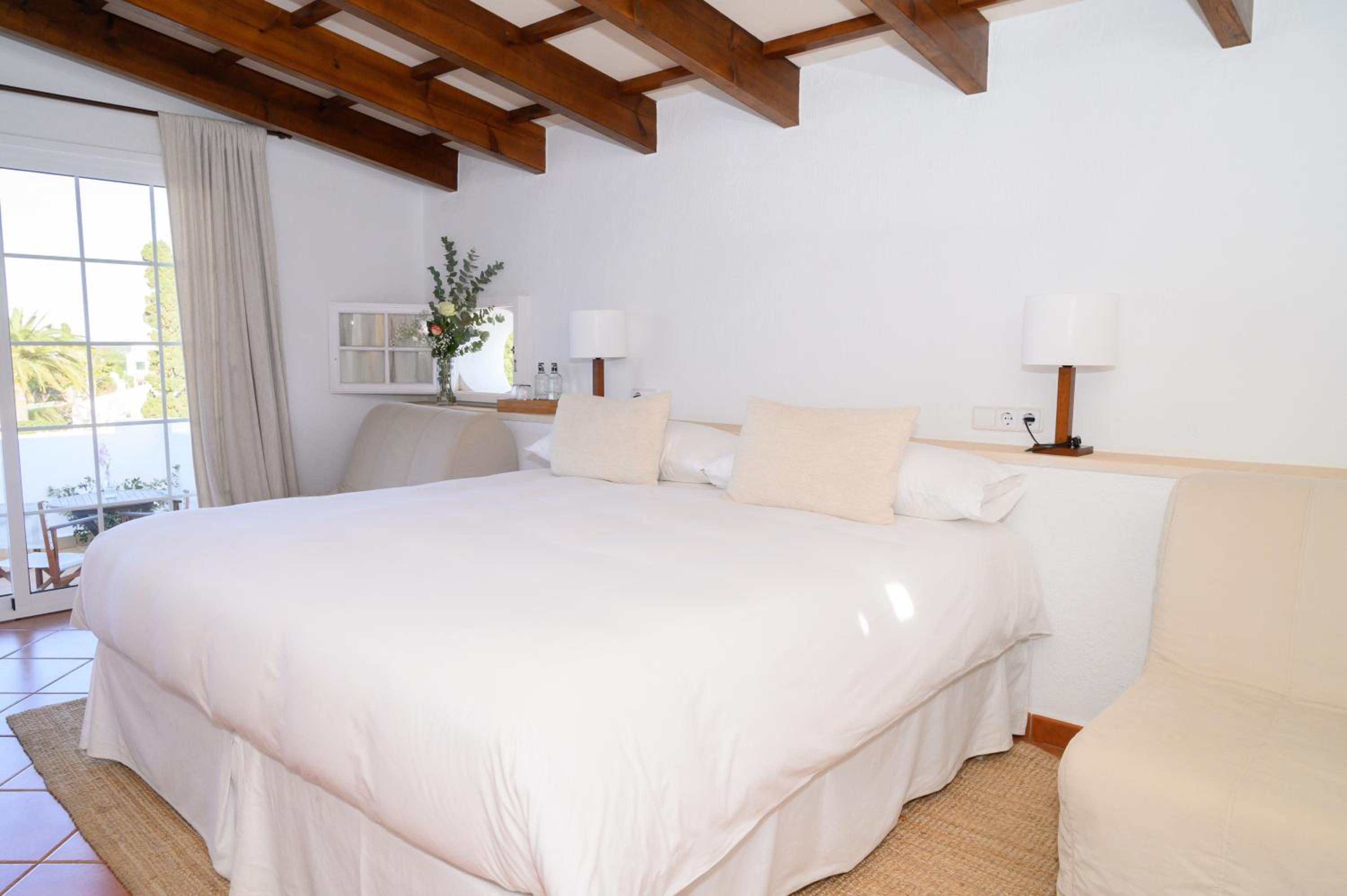Quadruple Room with Bath and Terrace photo 3