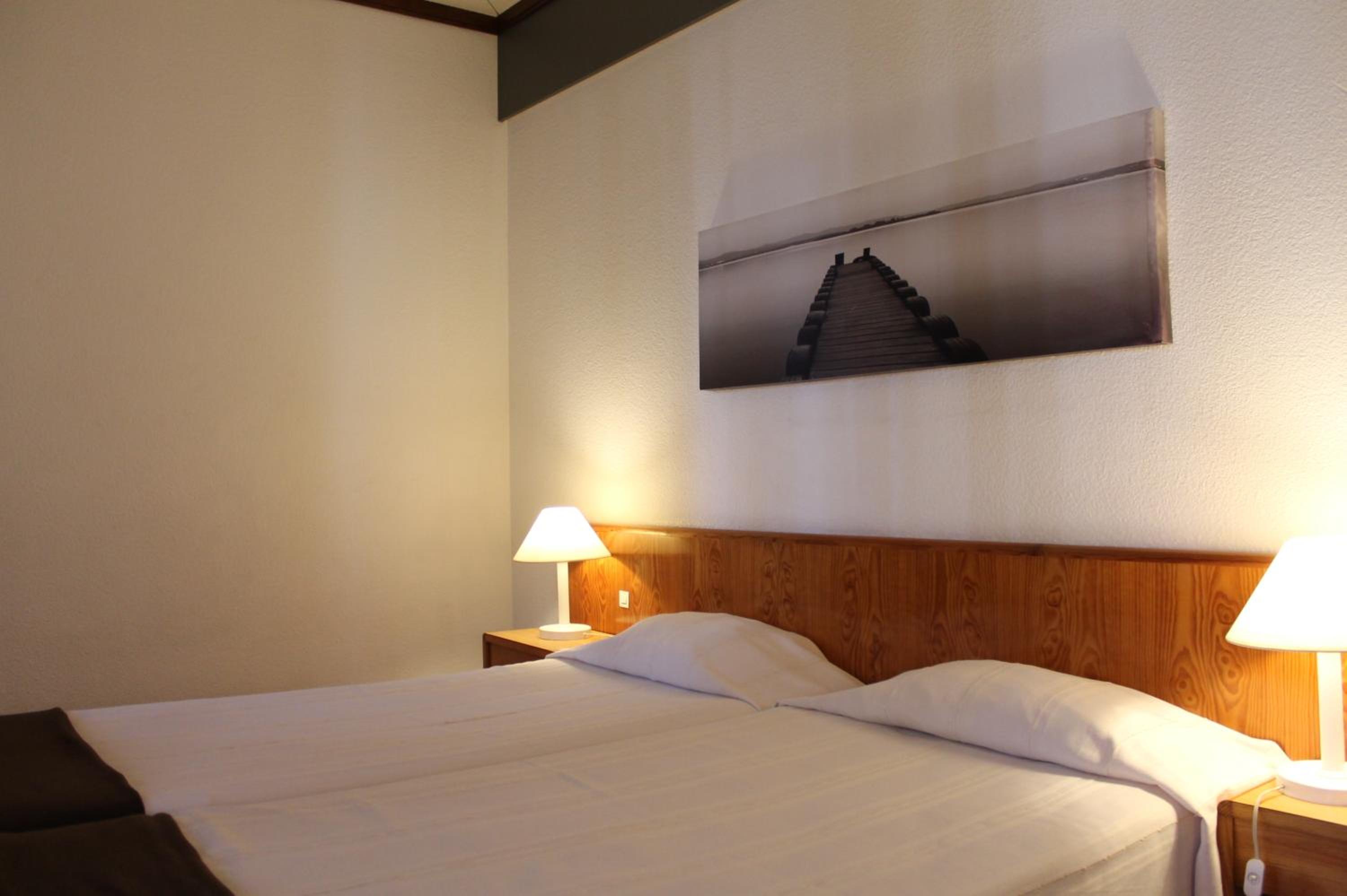 Twin Room - Photo 3