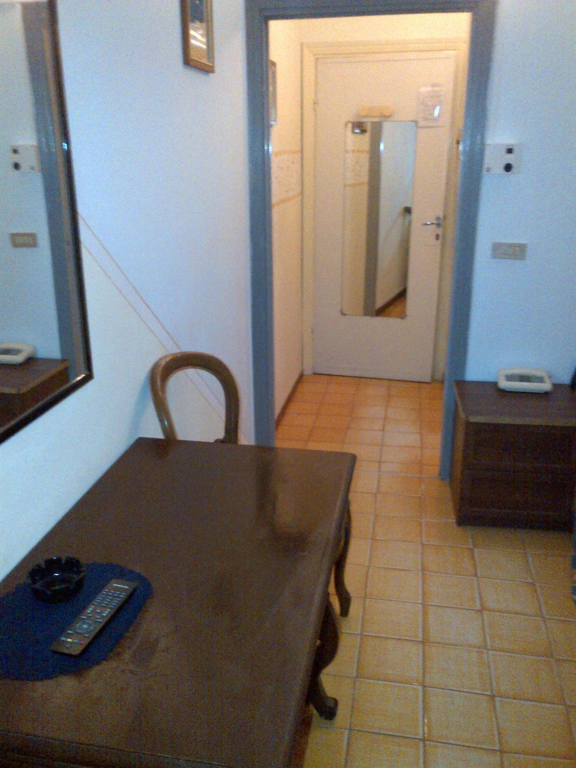Single Room with Private Bathroom photo 3