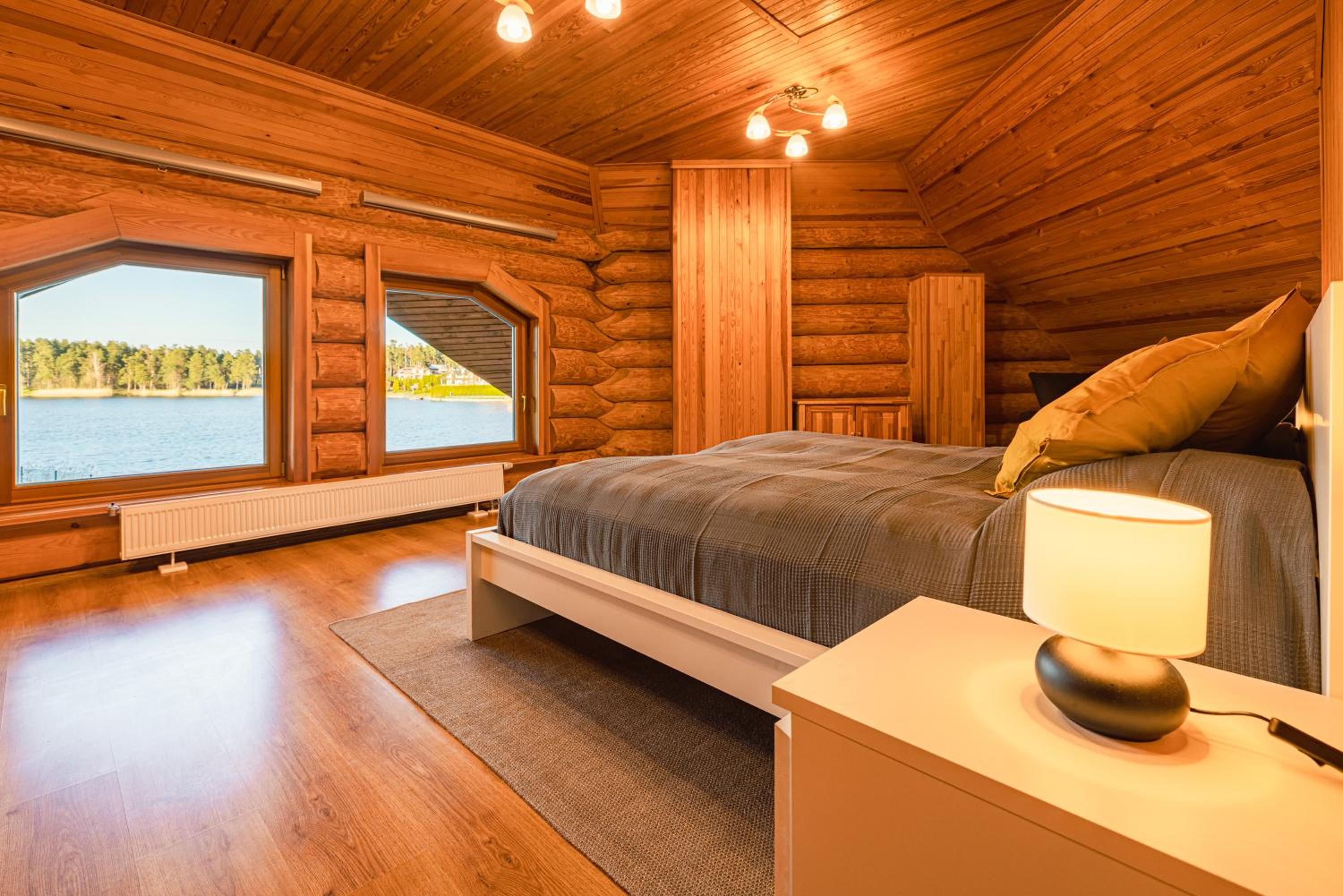 Four-Bedroom House photo 2