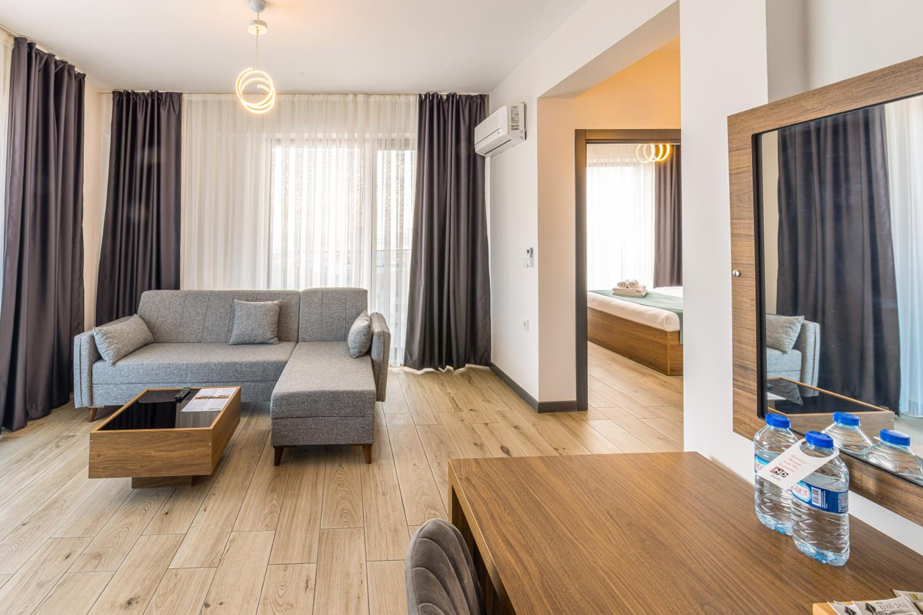 Deluxe Room - Photo 5