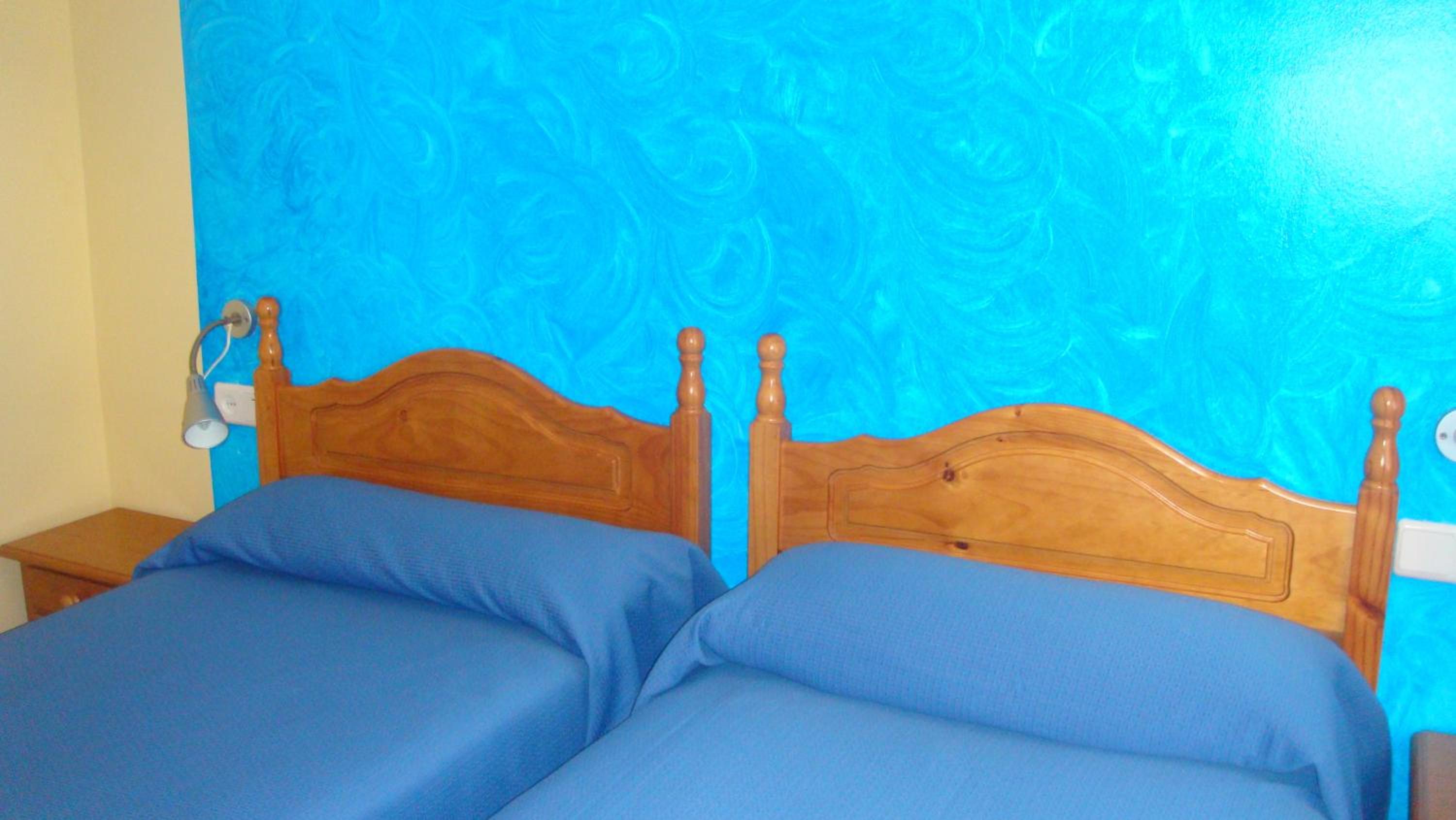 Twin Room with Private Bathroom photo 3