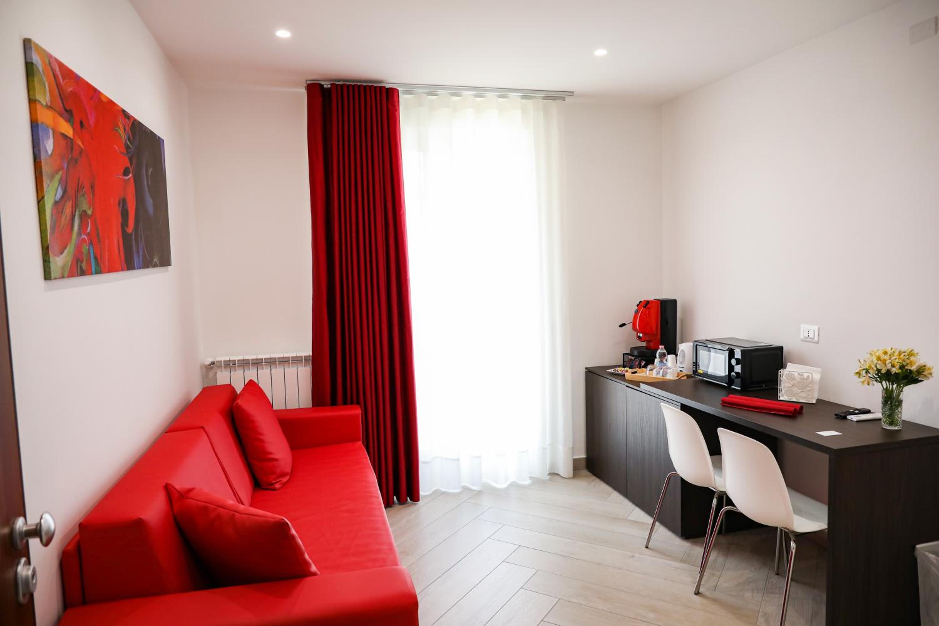 Apartment with Balcony photo 3