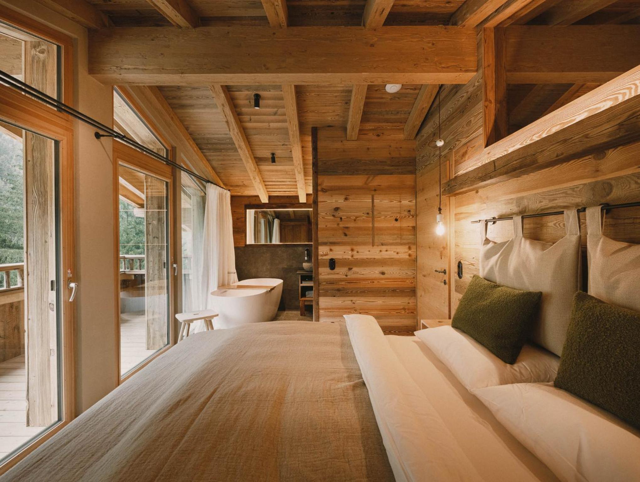 Three-Bedroom Chalet photo 1