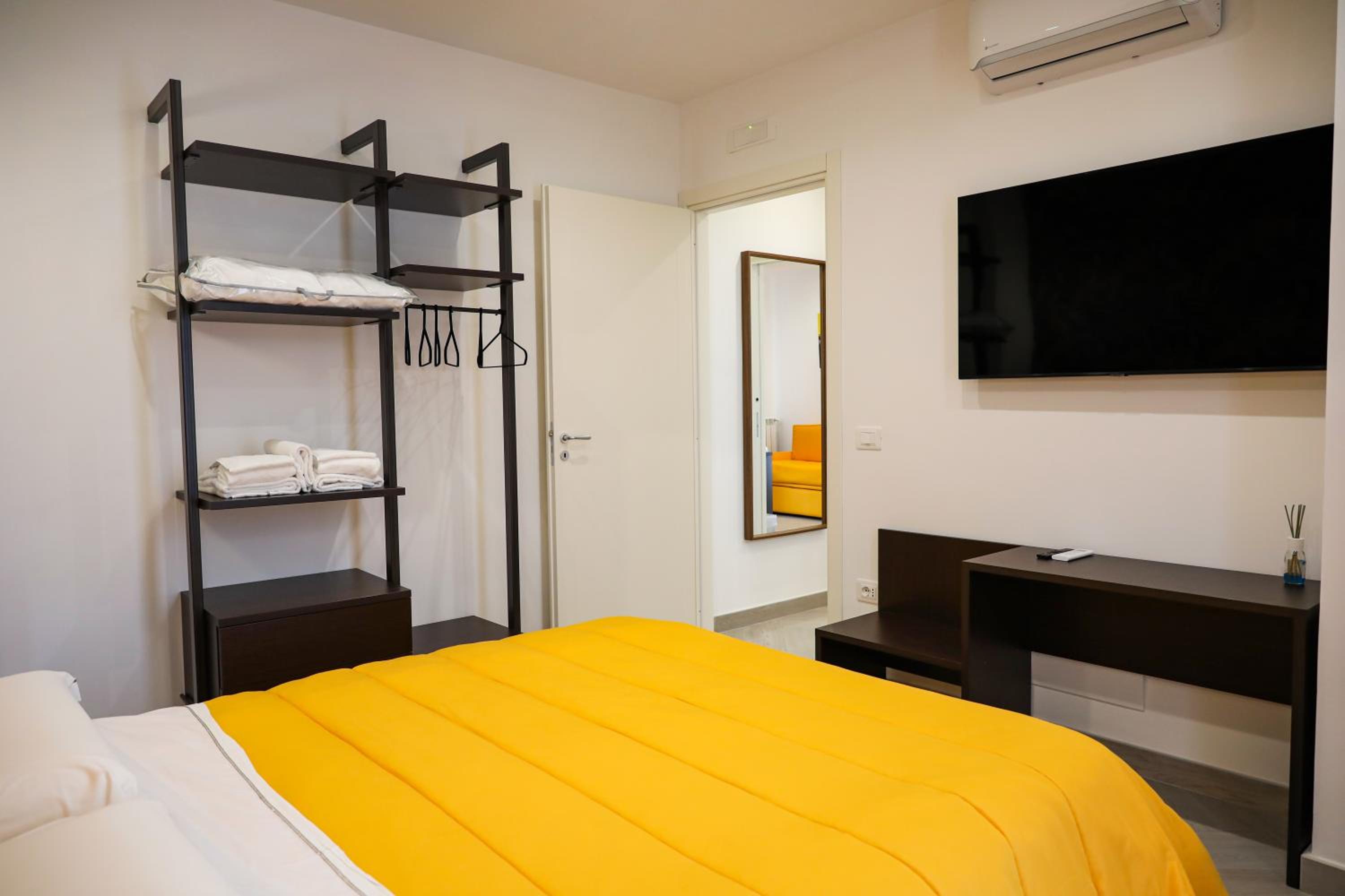 Apartment with Balcony - Photo 9