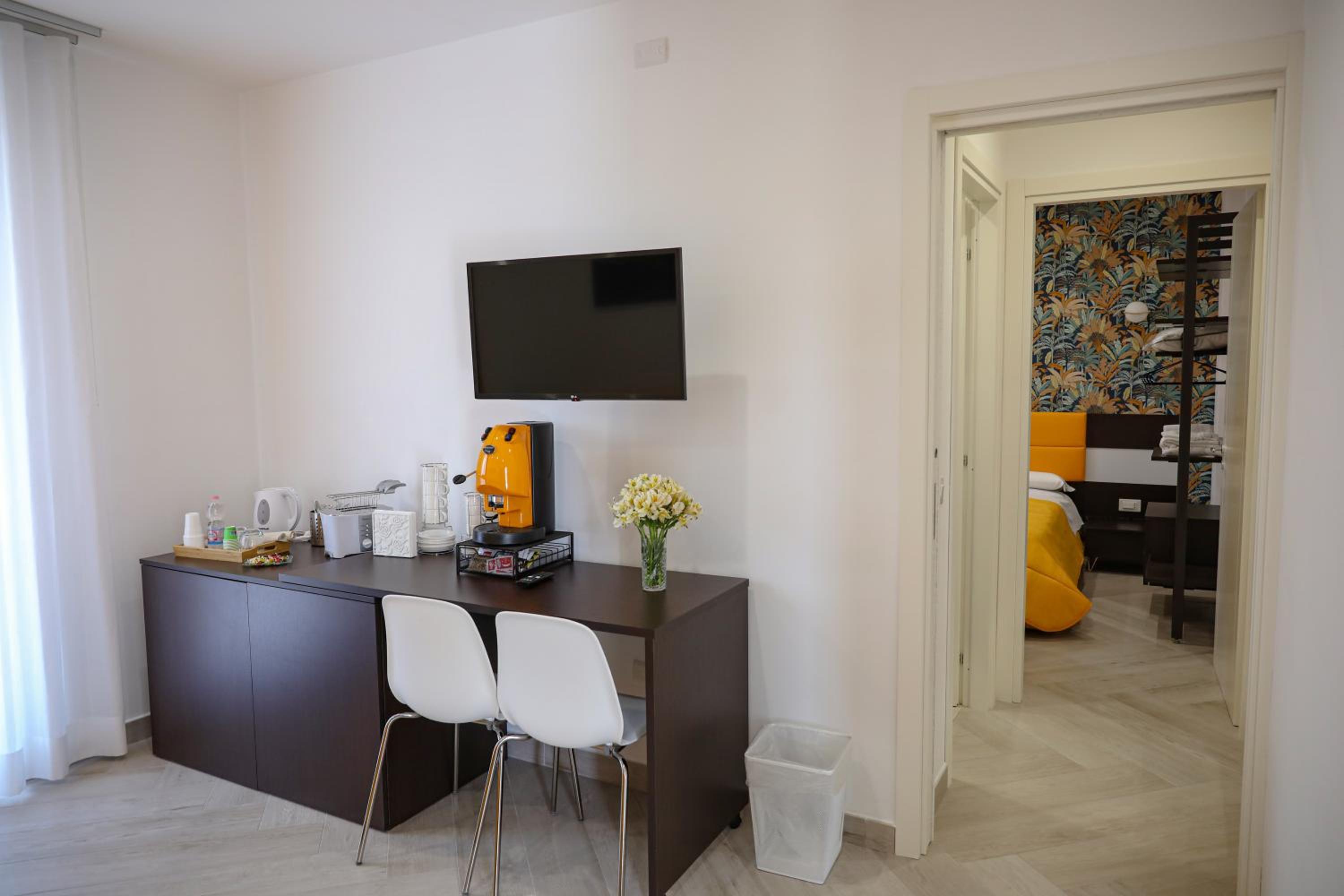 Apartment with Balcony - Photo 4