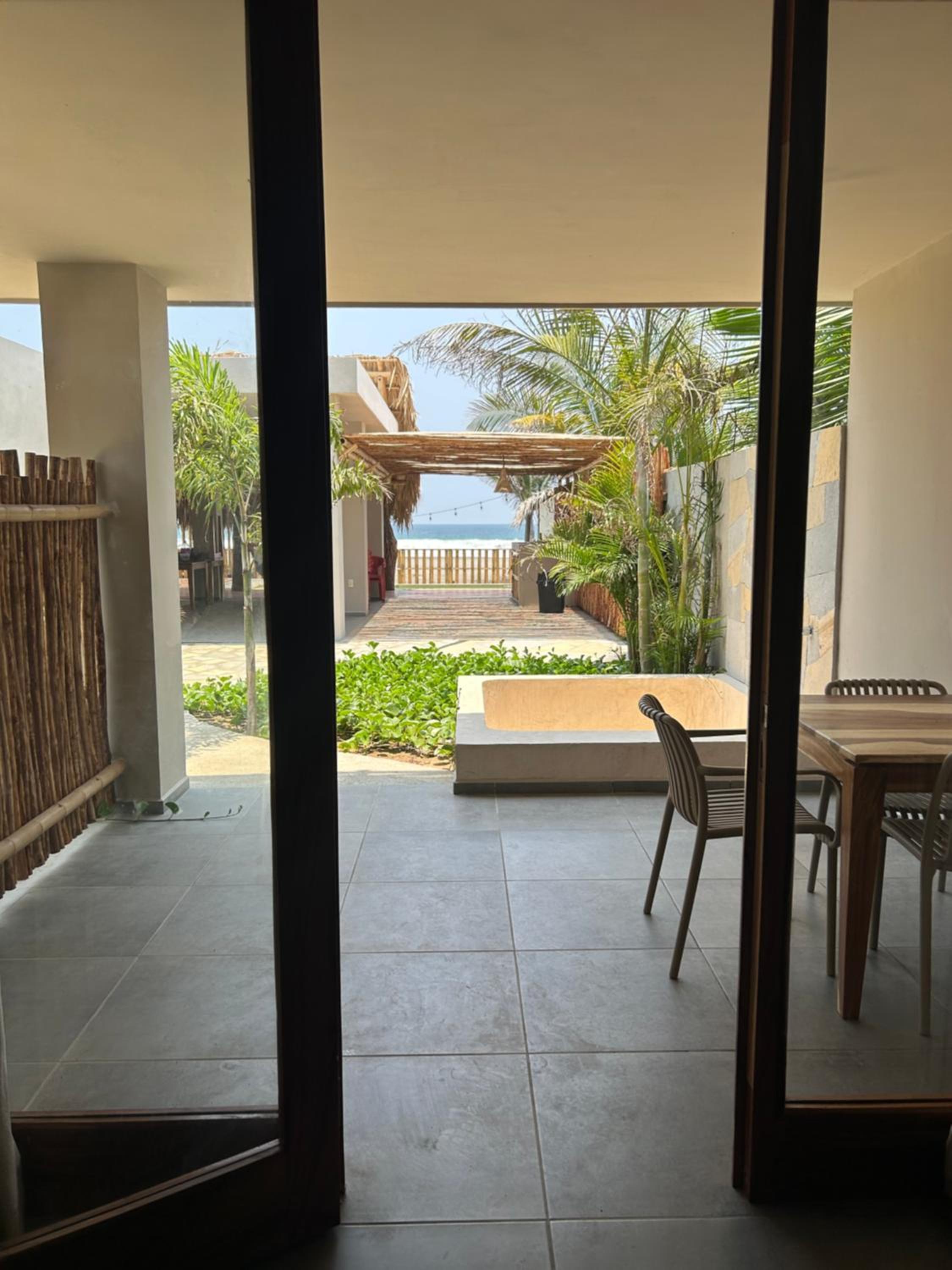 Deluxe Suite with Sea View - Photo 5