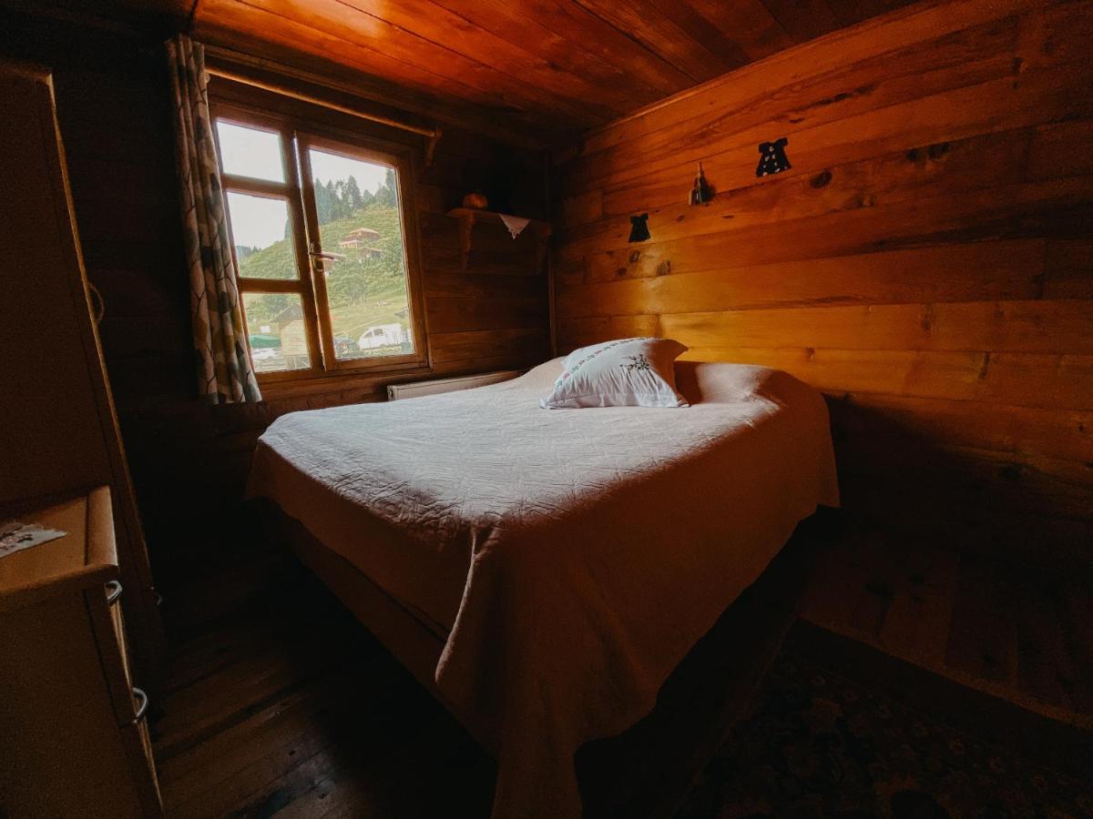 Quadruple Room with Mountain View photo 3
