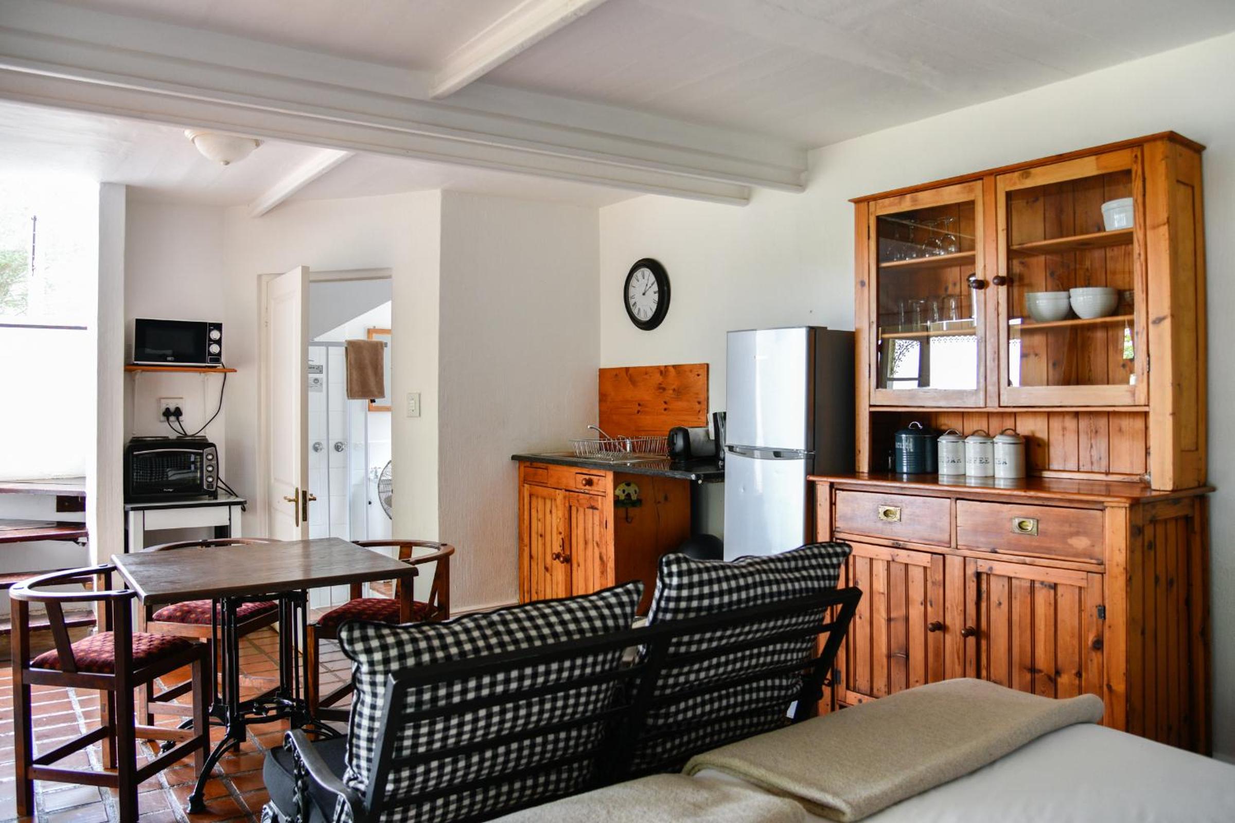 Family Room with Mountain View - Photo 6