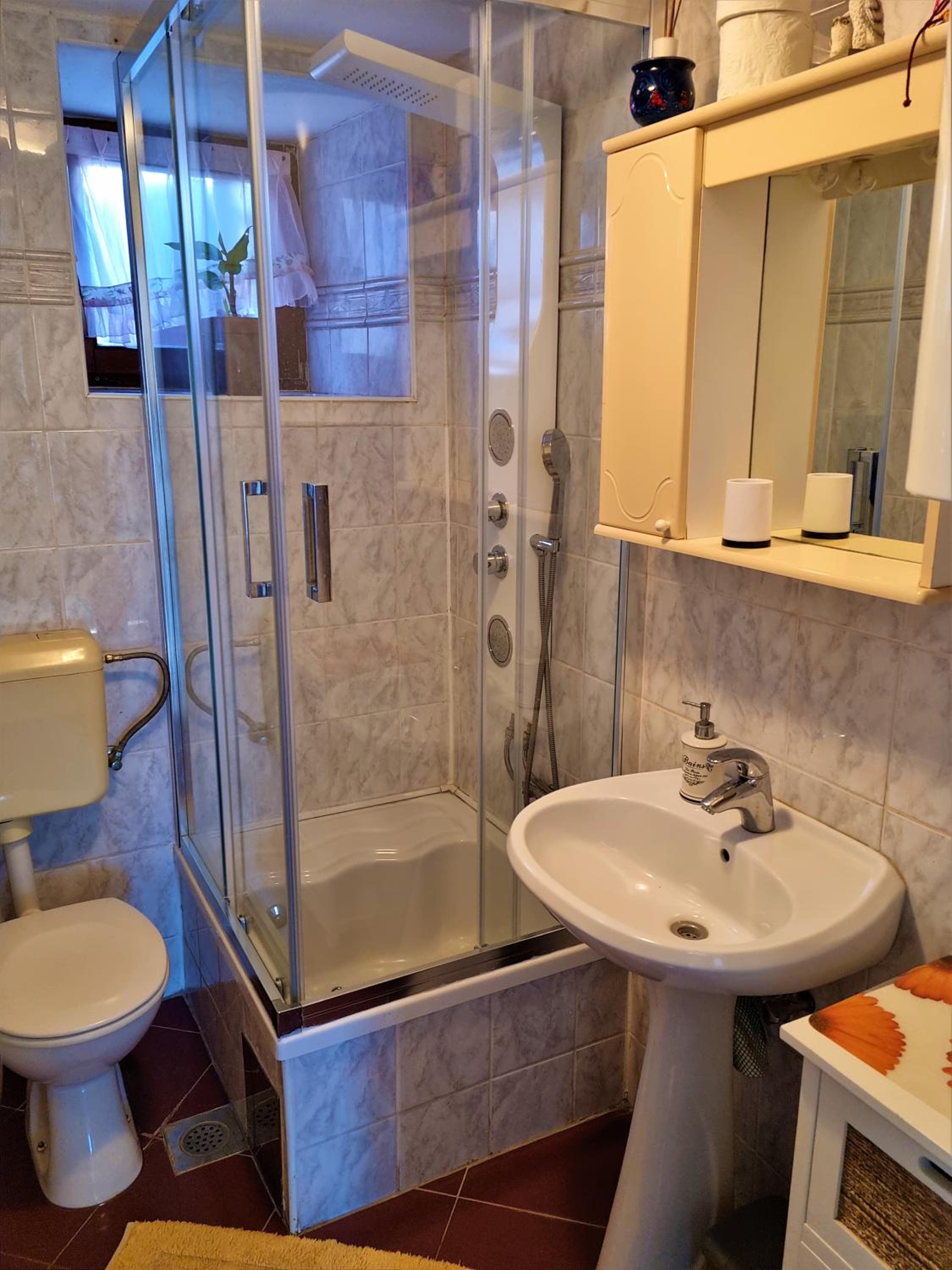 Apartment with Sea View - Photo 5