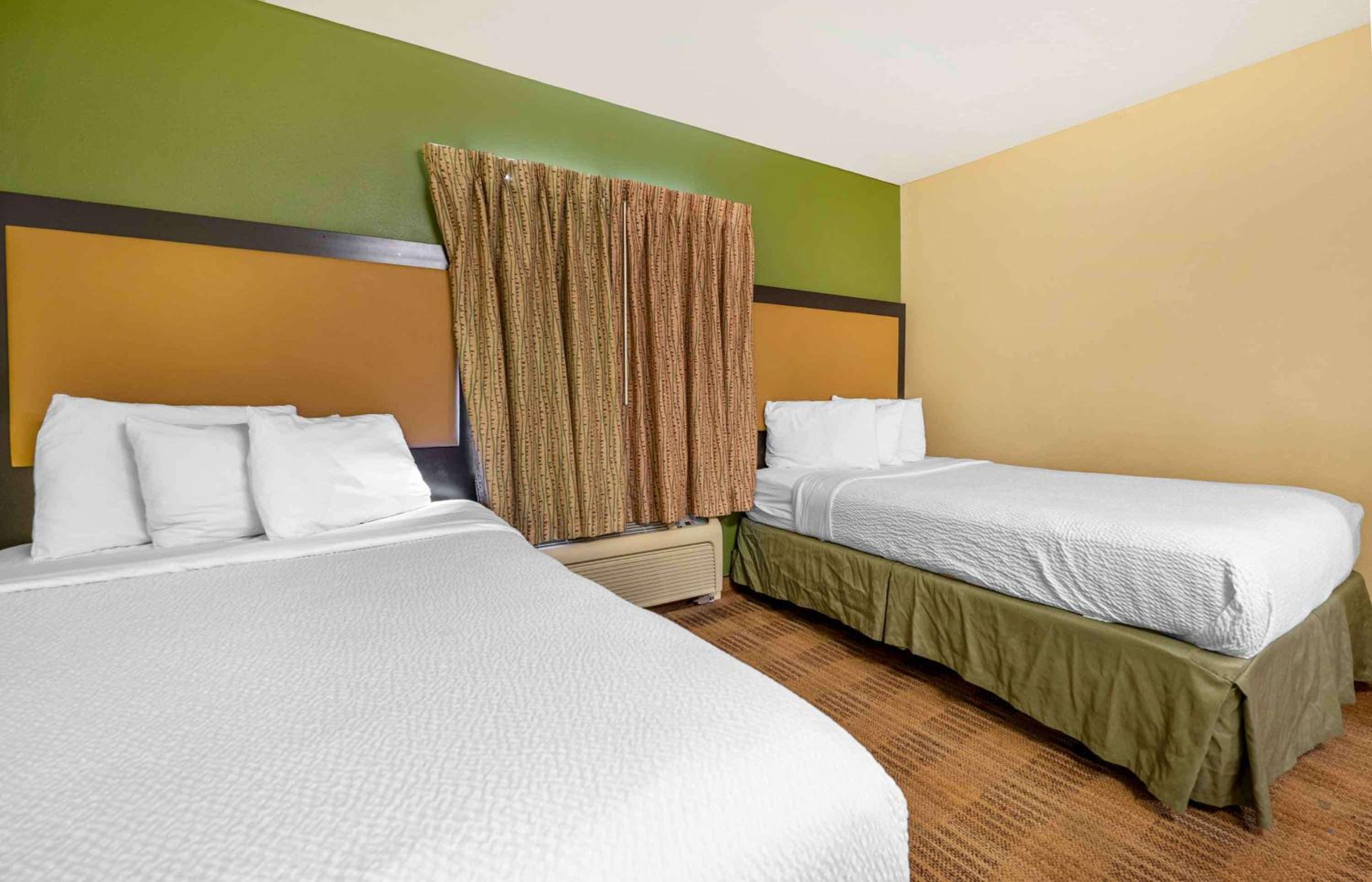 2 Queen Beds | Non-Smoking, Kitchen