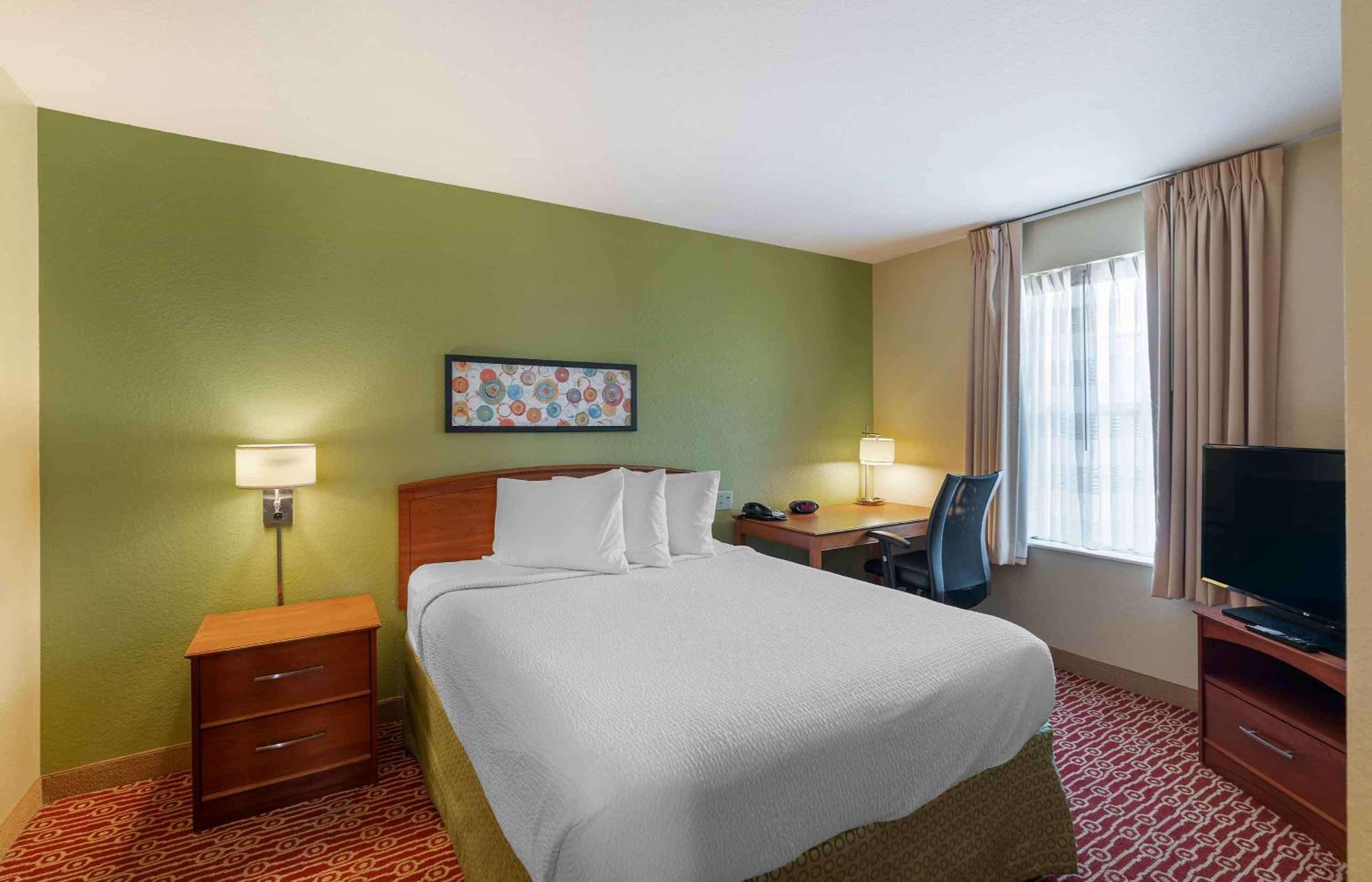 2 Bedroom Suite 2 Queen Beds Non-Smoking - Photo 1