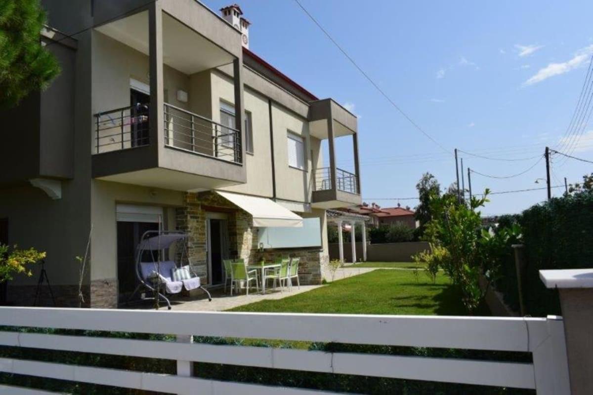 Three-Bedroom Villa photo 3