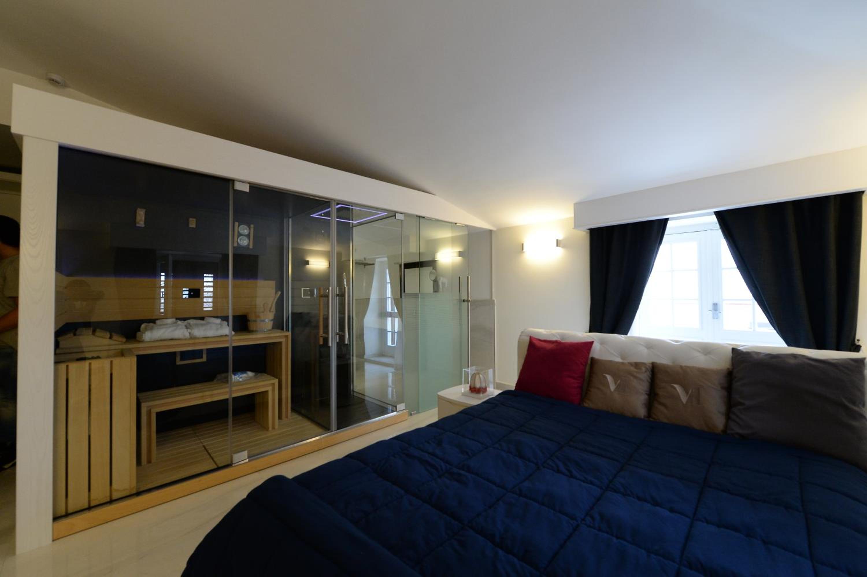 Double Room with Sauna and Spa Bath - Photo 2